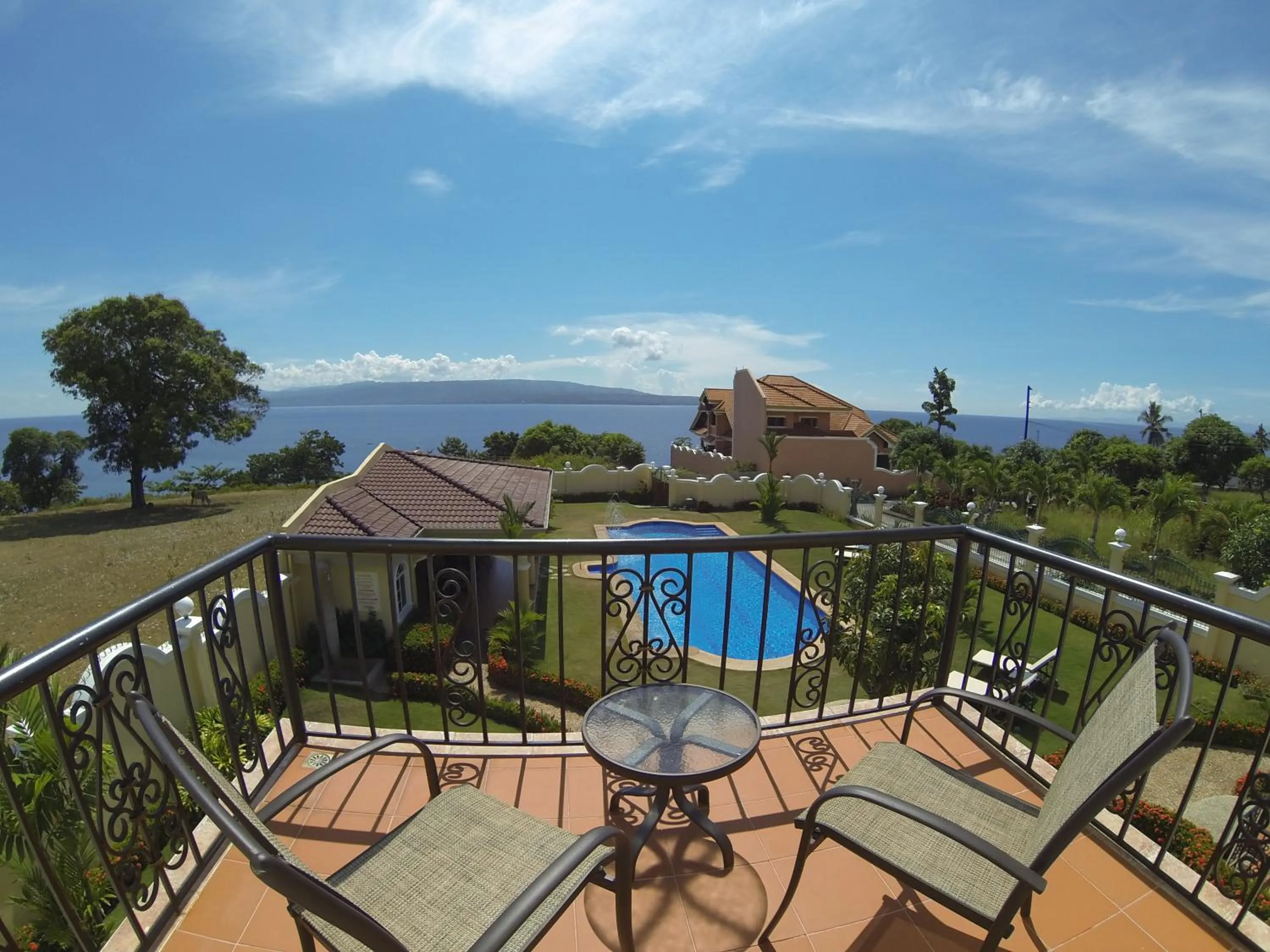 Deluxe Suite with Sea View in Star View Boutique Resort