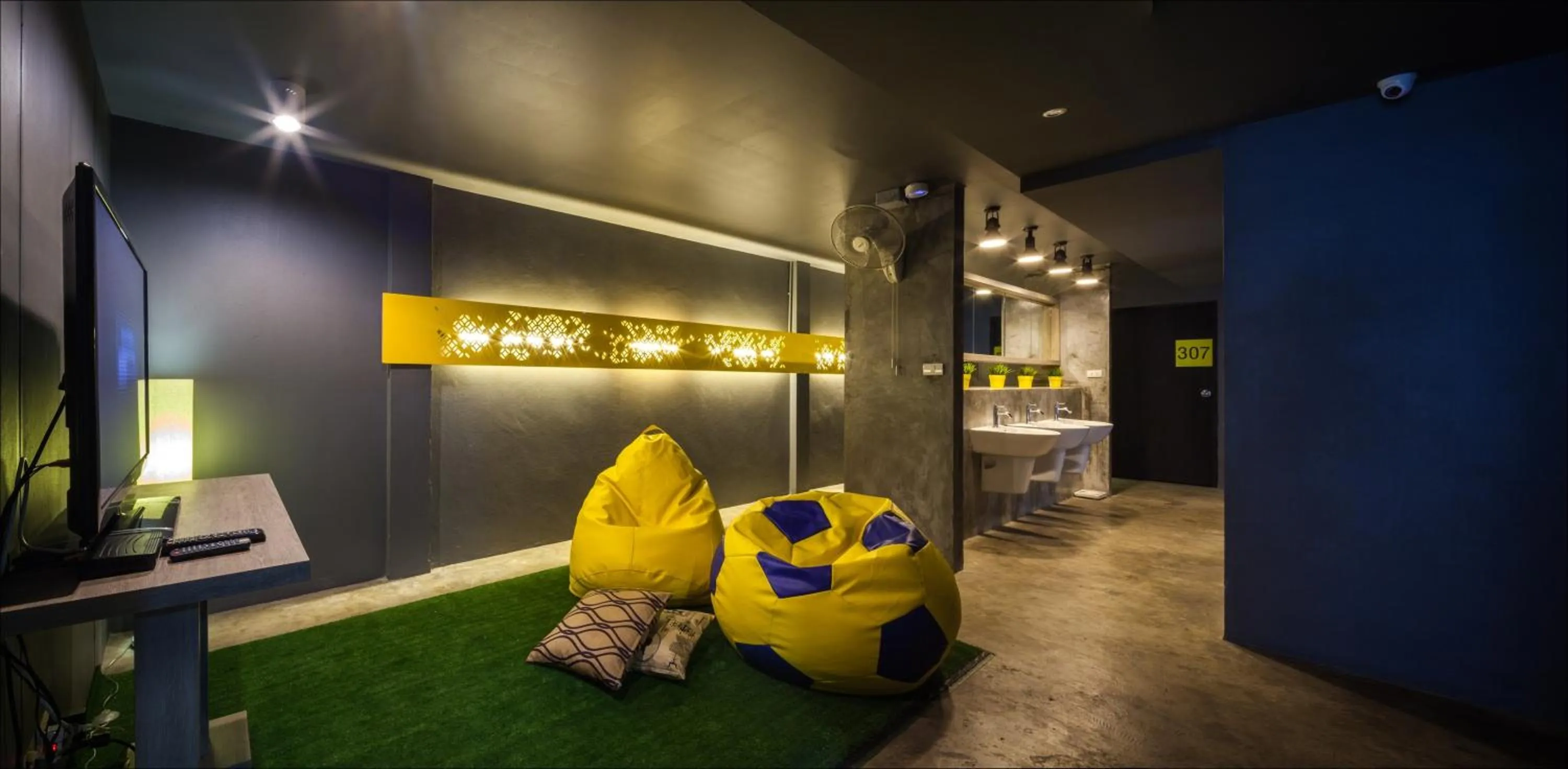 Twin Room with Shared Bathroom in Fulfill Phuket - SHA