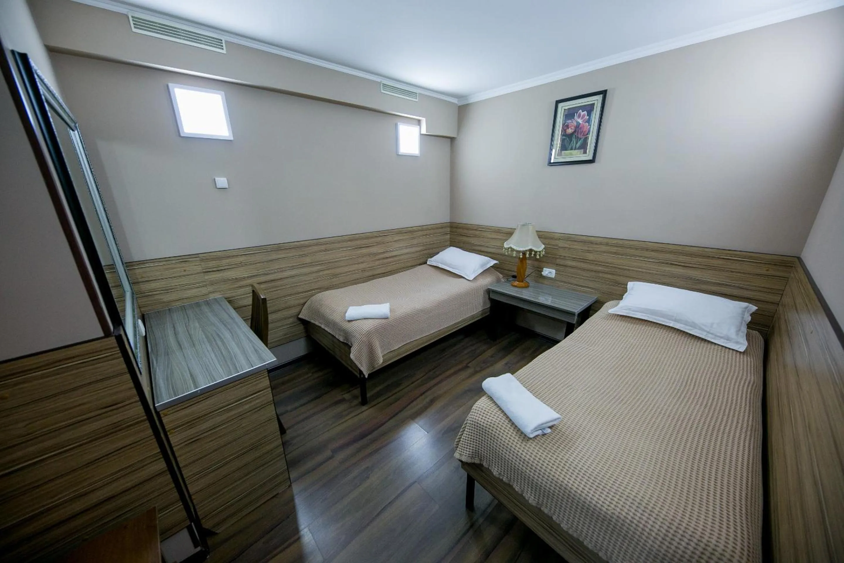 Budget Twin Room in Hotel Flagman