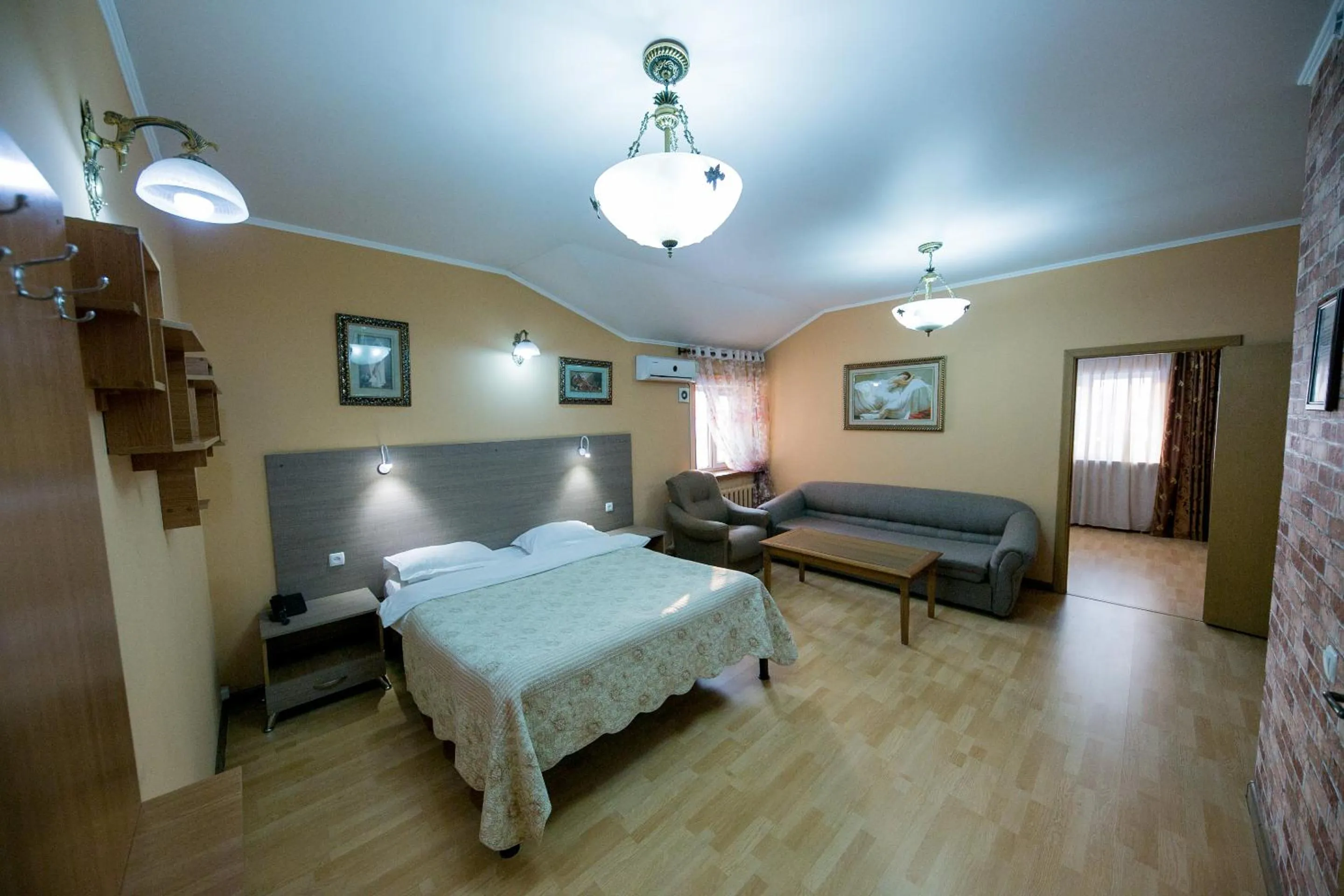 Family Two-Bedroom Room in Hotel Flagman