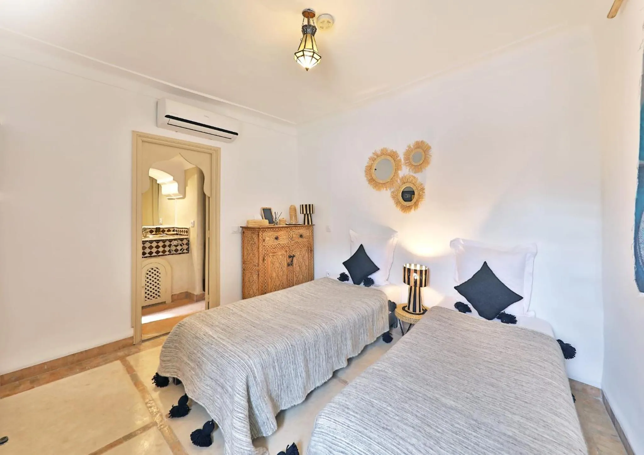 Standard Twin Room in Riad Al Badia