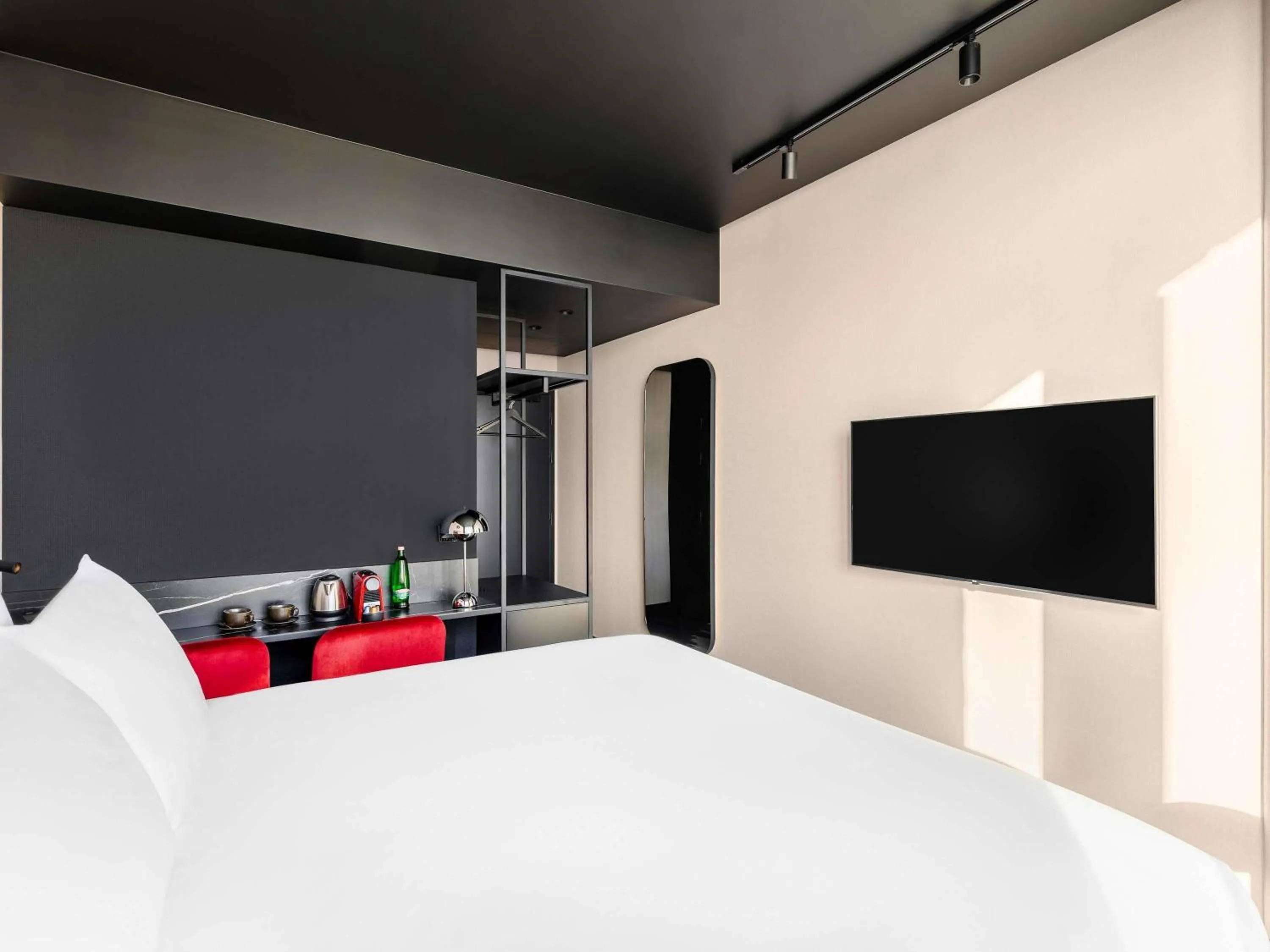 TRIBE Essential Queen Room in TRIBE Budapest Stadium