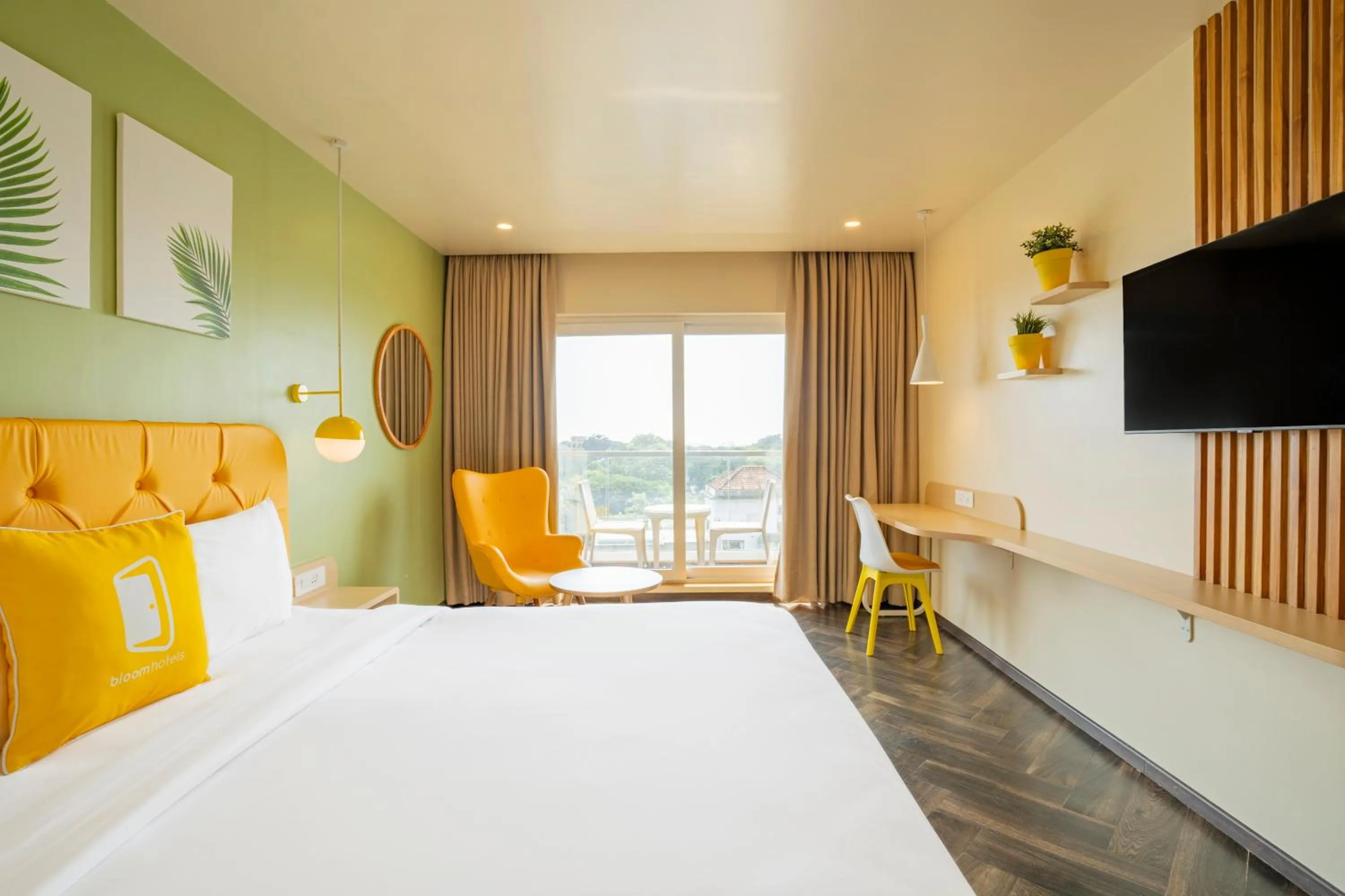 Executive King Room  - single occupancy in Bloom Hotel - Dona Paula