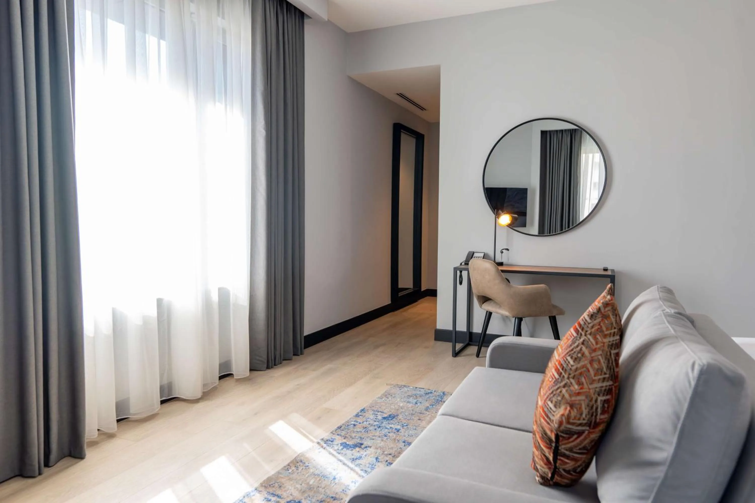 Premium Suite in Radisson Blu Hotel, Amman Galleria Mall