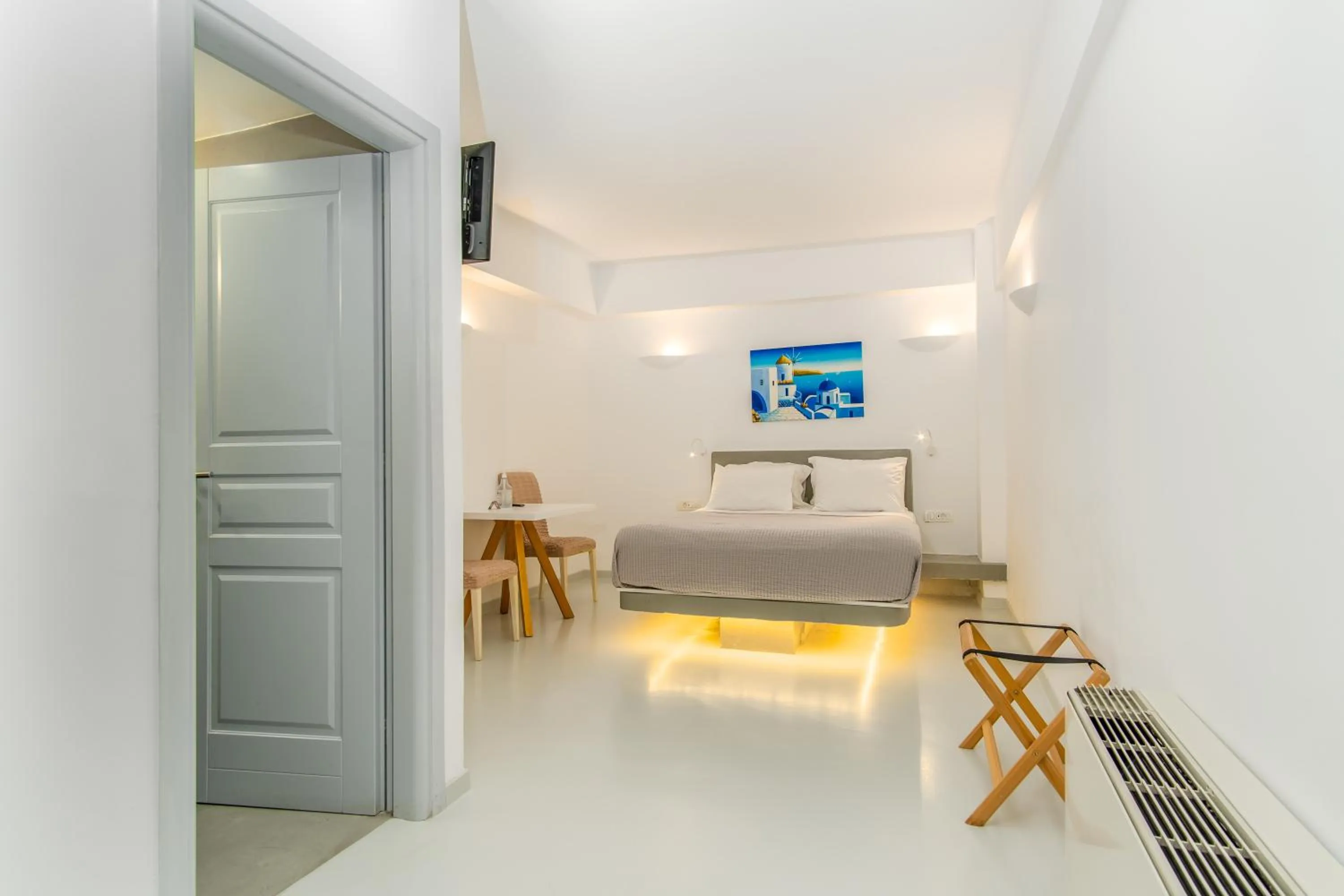 Standard Room in Central Fira Suites