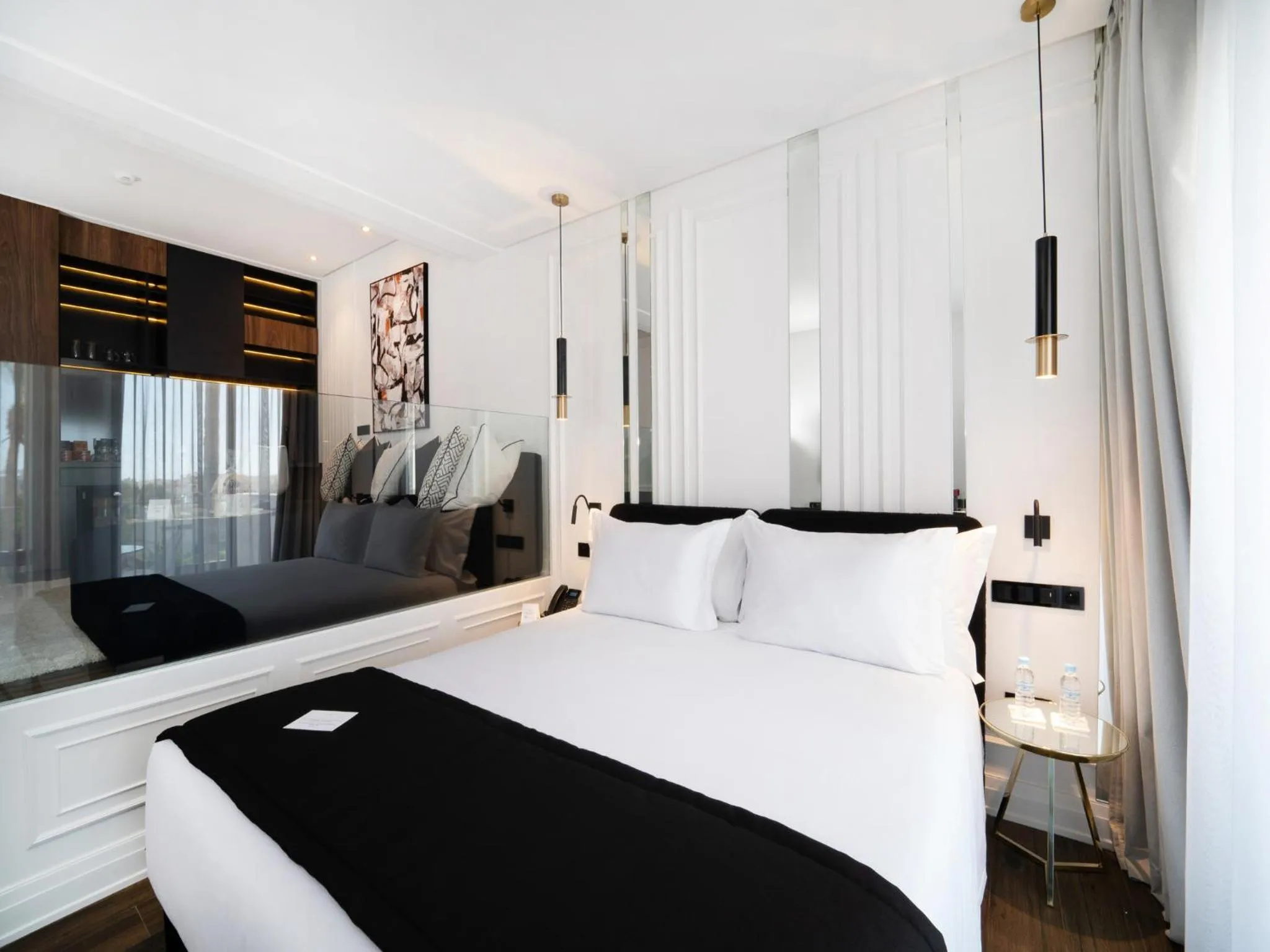 Queen Room with Balcony in Petit Palace Suites Hotel