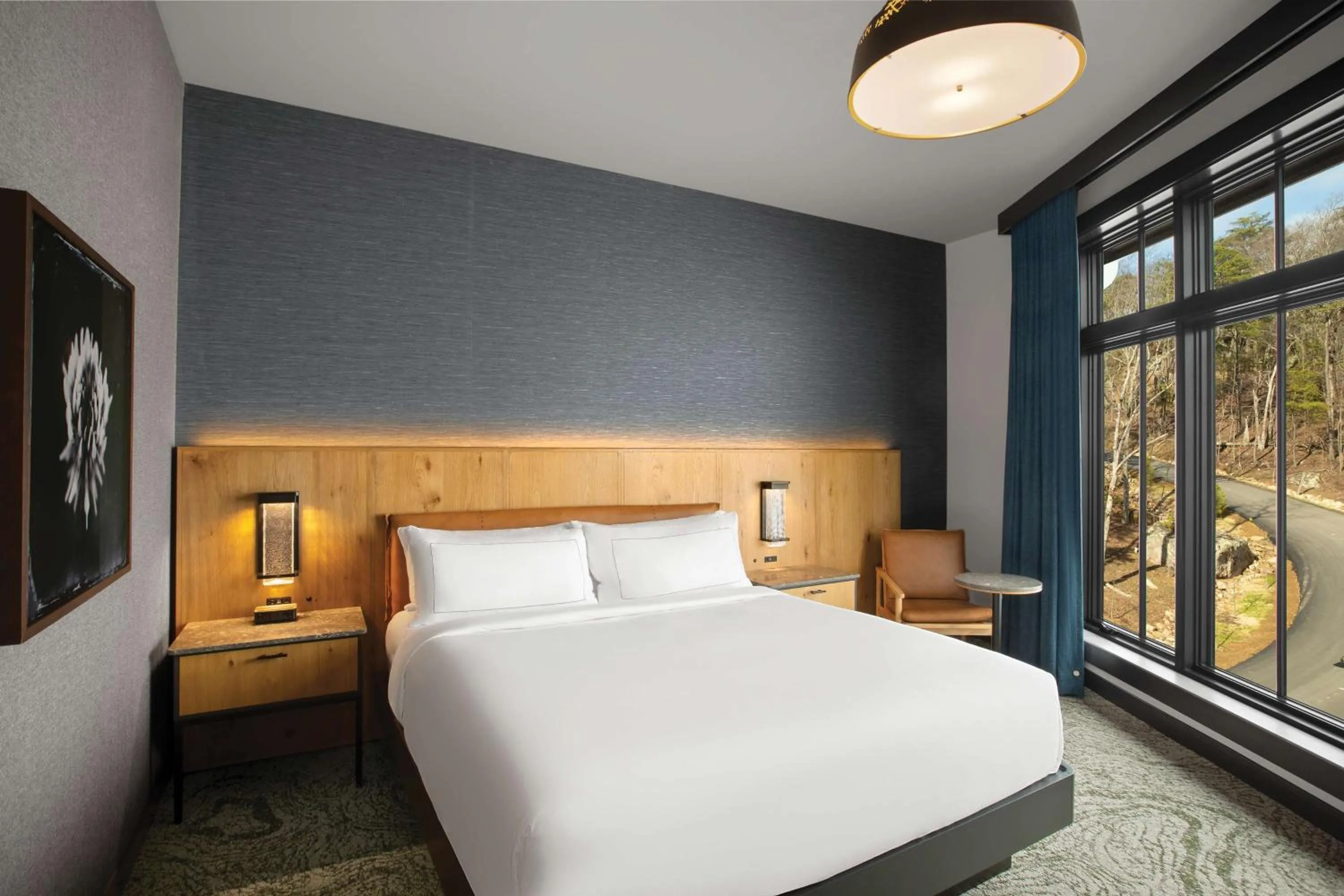 Selah Spa King Suite with Mountain View in Cloudland at McLemore Resort Lookout Mountain, Curio by Hilton