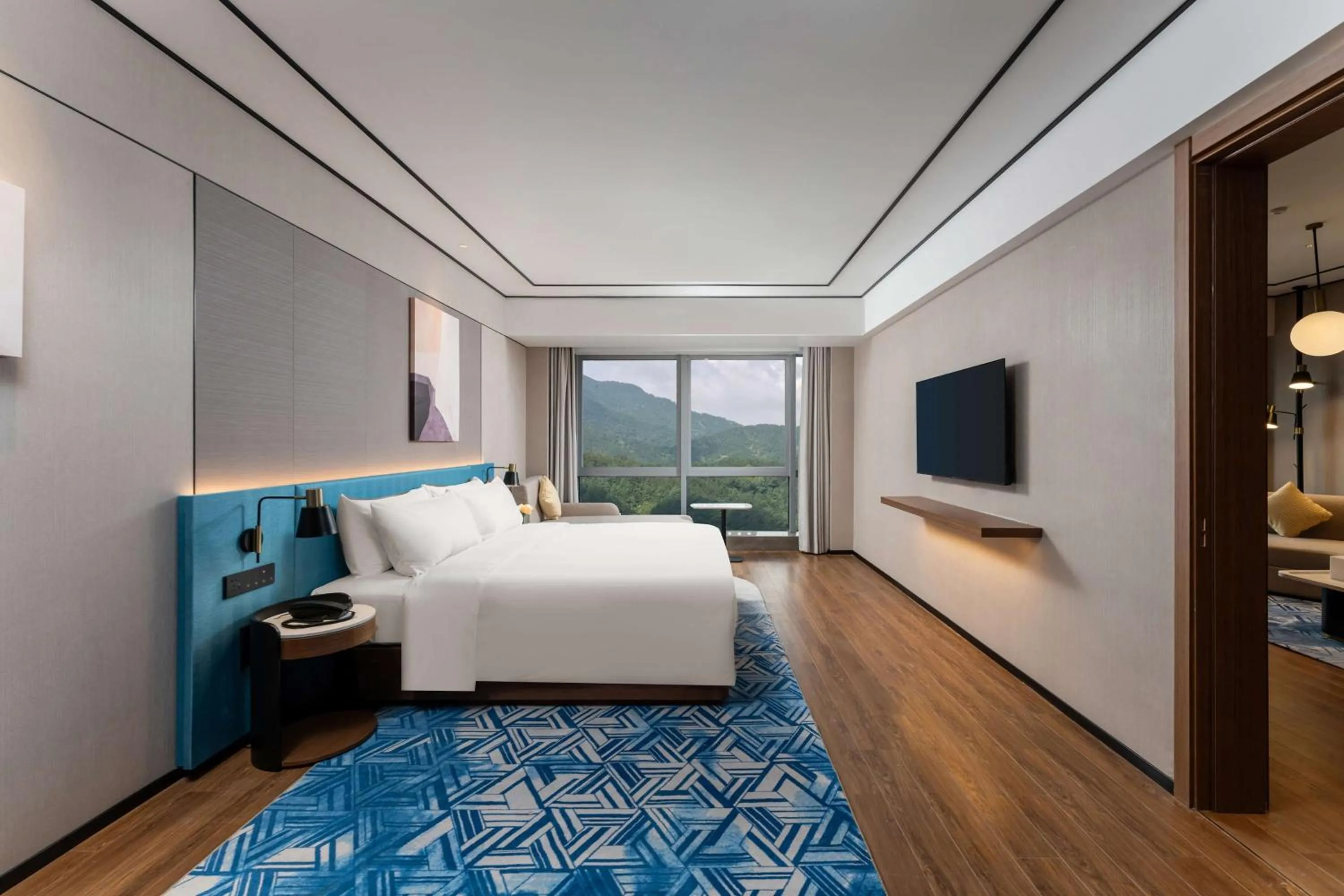 Deluxe King Suite in Hilton Garden Inn Huzhou High-Speed Railway Station