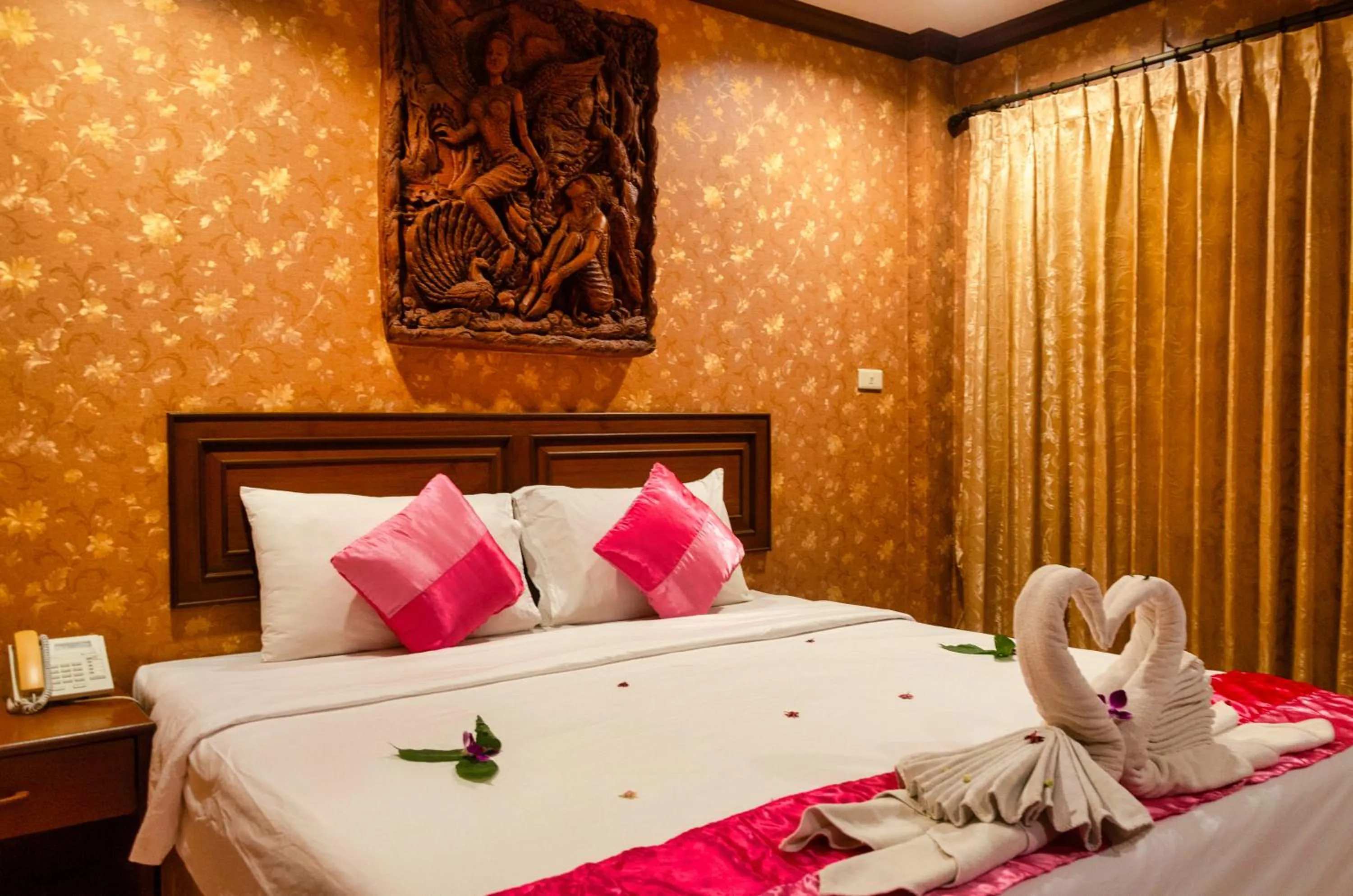 Standard Twin Room in Diva Patong Hotel