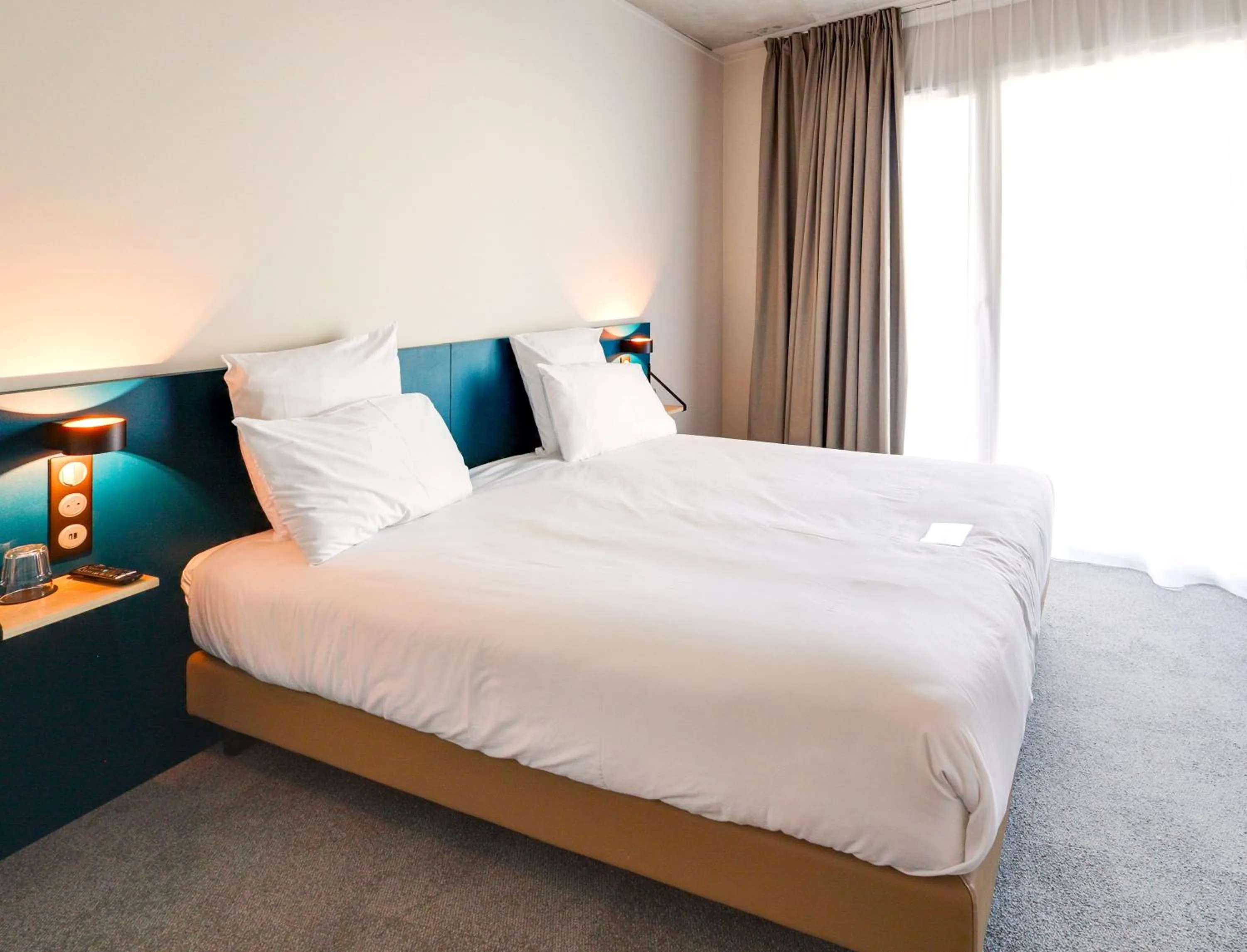 Executive King Room with Balcony in Best Western 11BAUER Paris Saint-Ouen