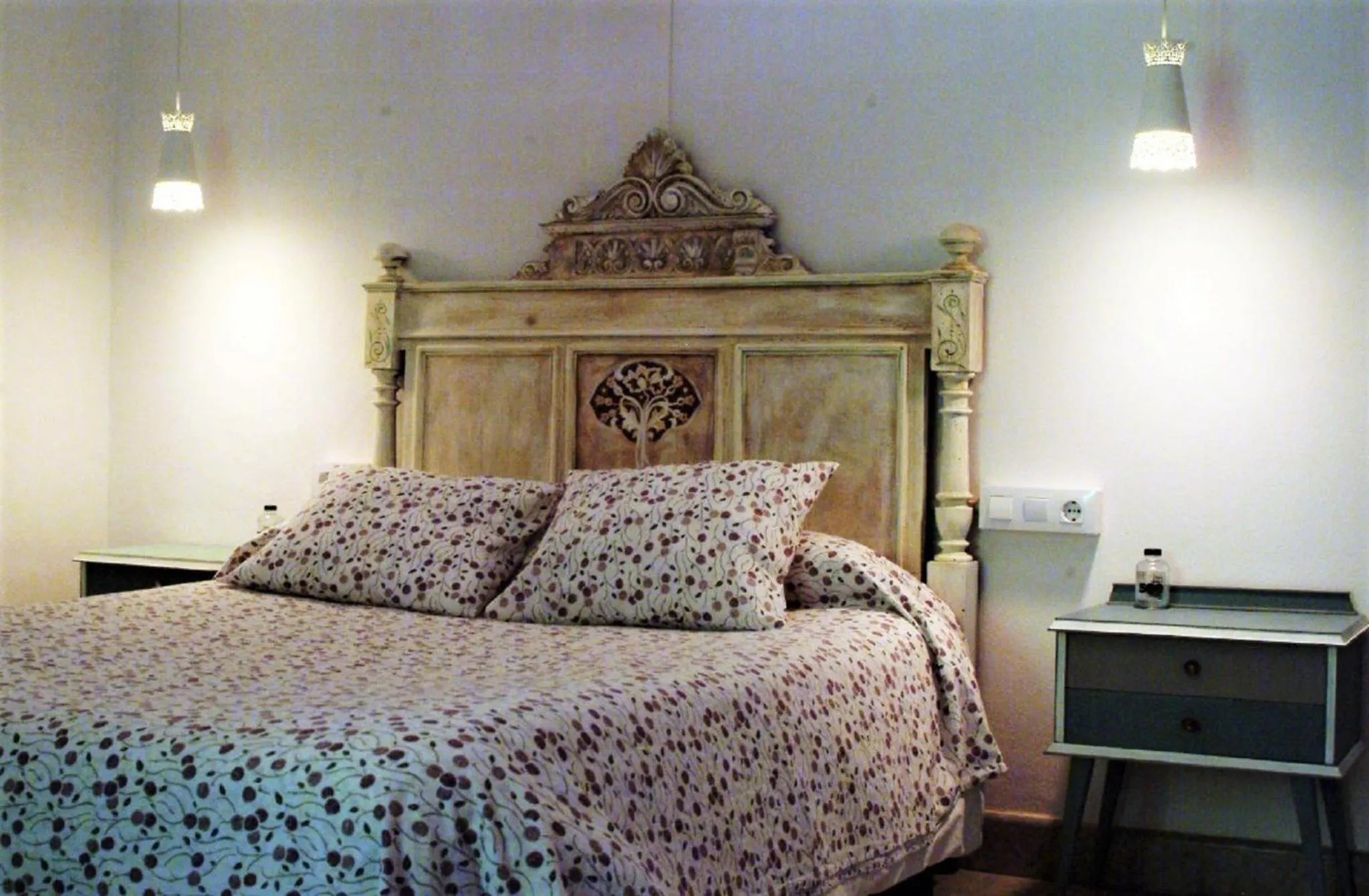 Double Room with Private Bathroom in Hostal Montsoliu