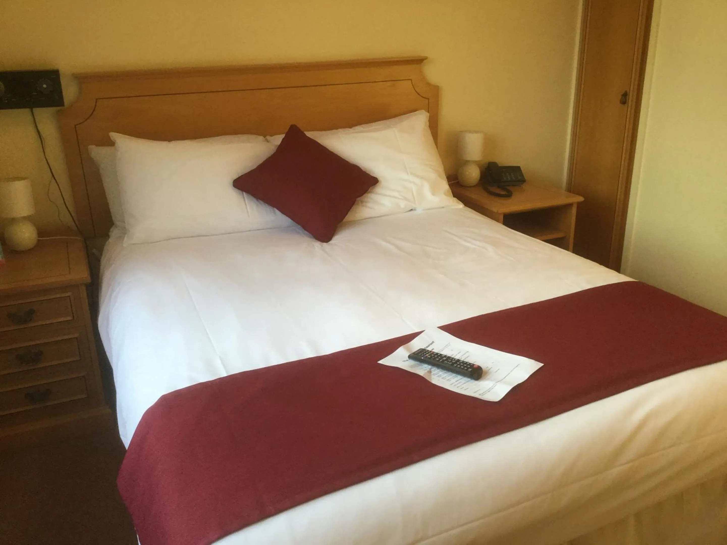 Double Room with Private Bathroom - single occupancy in The Nyton Guesthouse