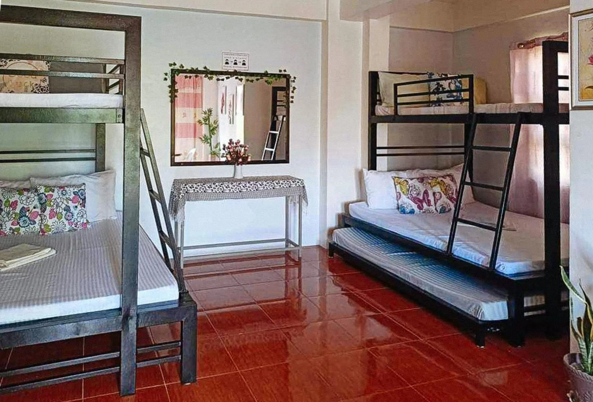 Suite in RedDoorz @ Mary Land Transient Alaminos Pangasinan