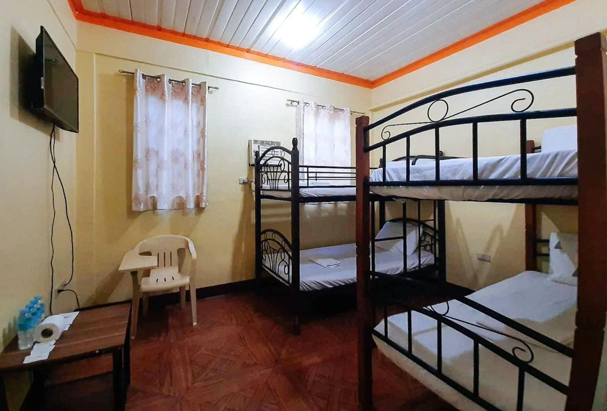 Mixed Dormitory Room in RedDoorz @ Johsons Pension House Butuan City