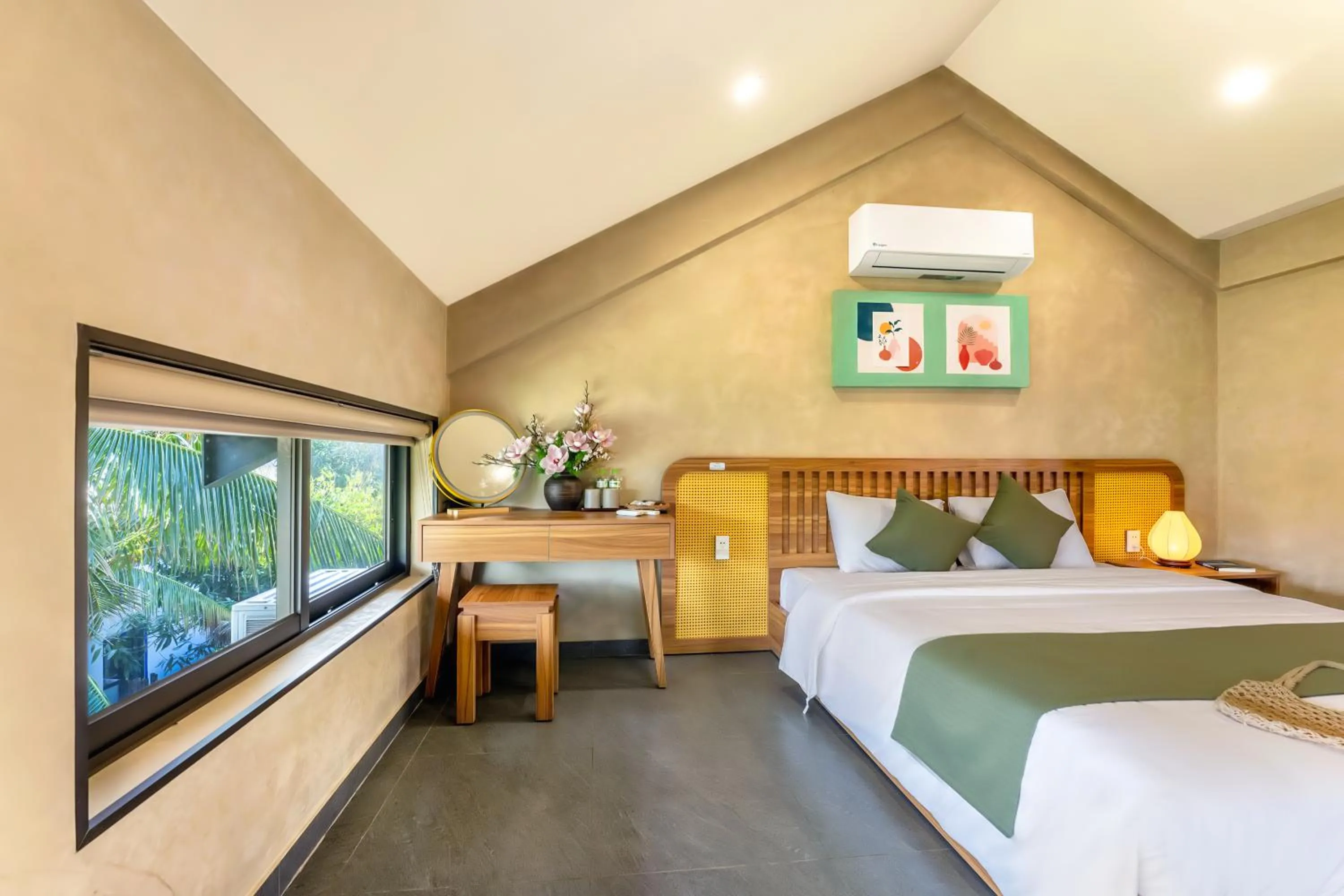 Superior Queen Room in The Linh Seaside Villa Hoi An