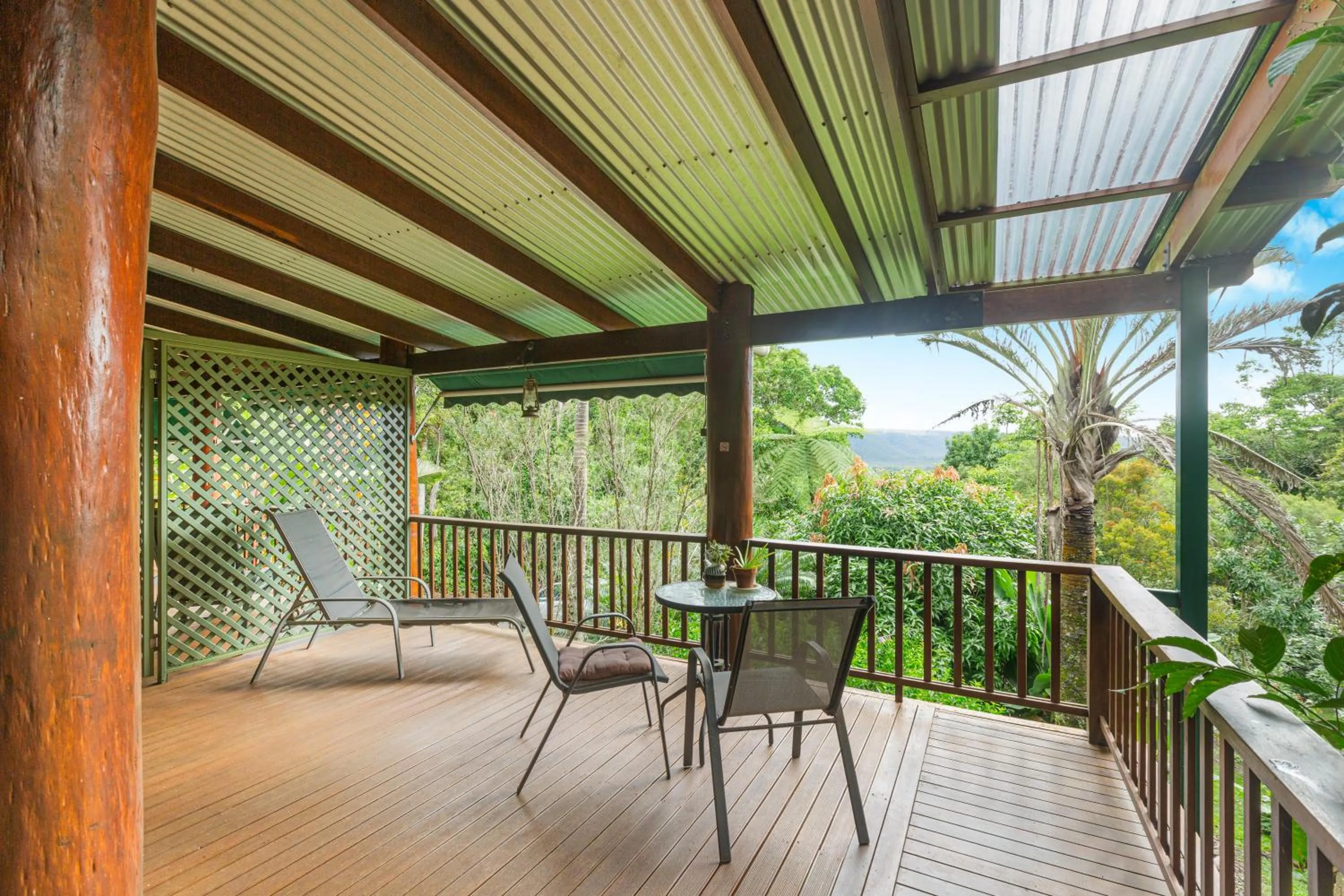 Deluxe Double Room with Balcony in Atherton Blue Gum