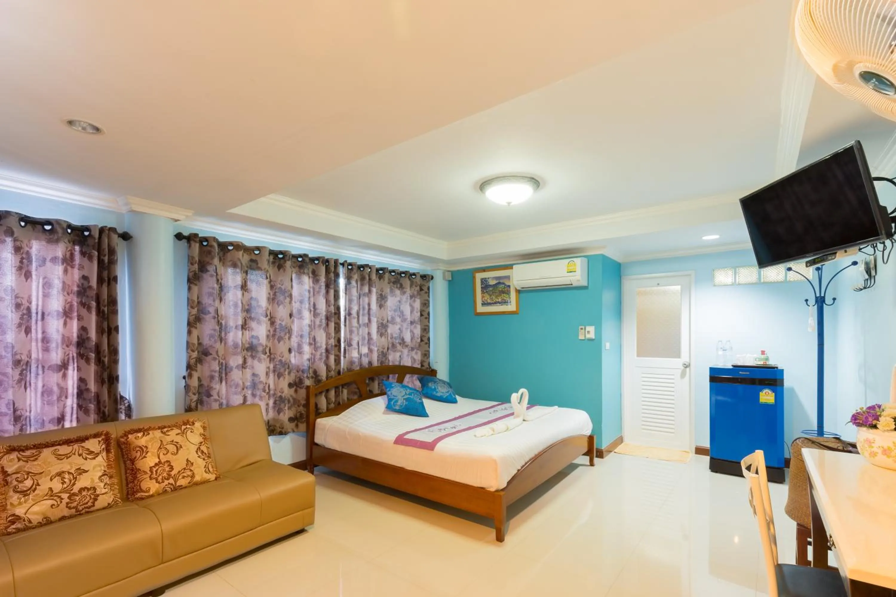 Deluxe Room in Mhork Buri Resort