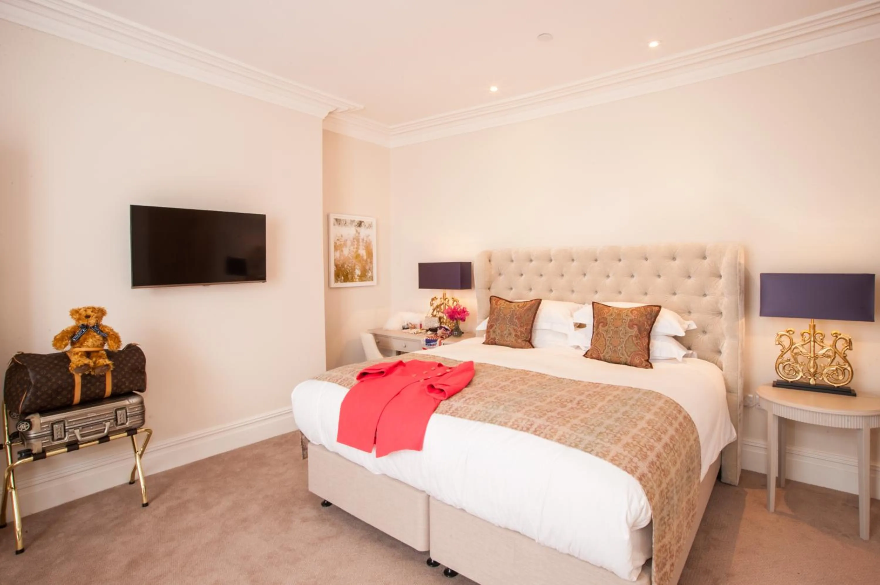 King Suite Sea View with Balcony in The Charm Brighton Boutique Hotel & Spa