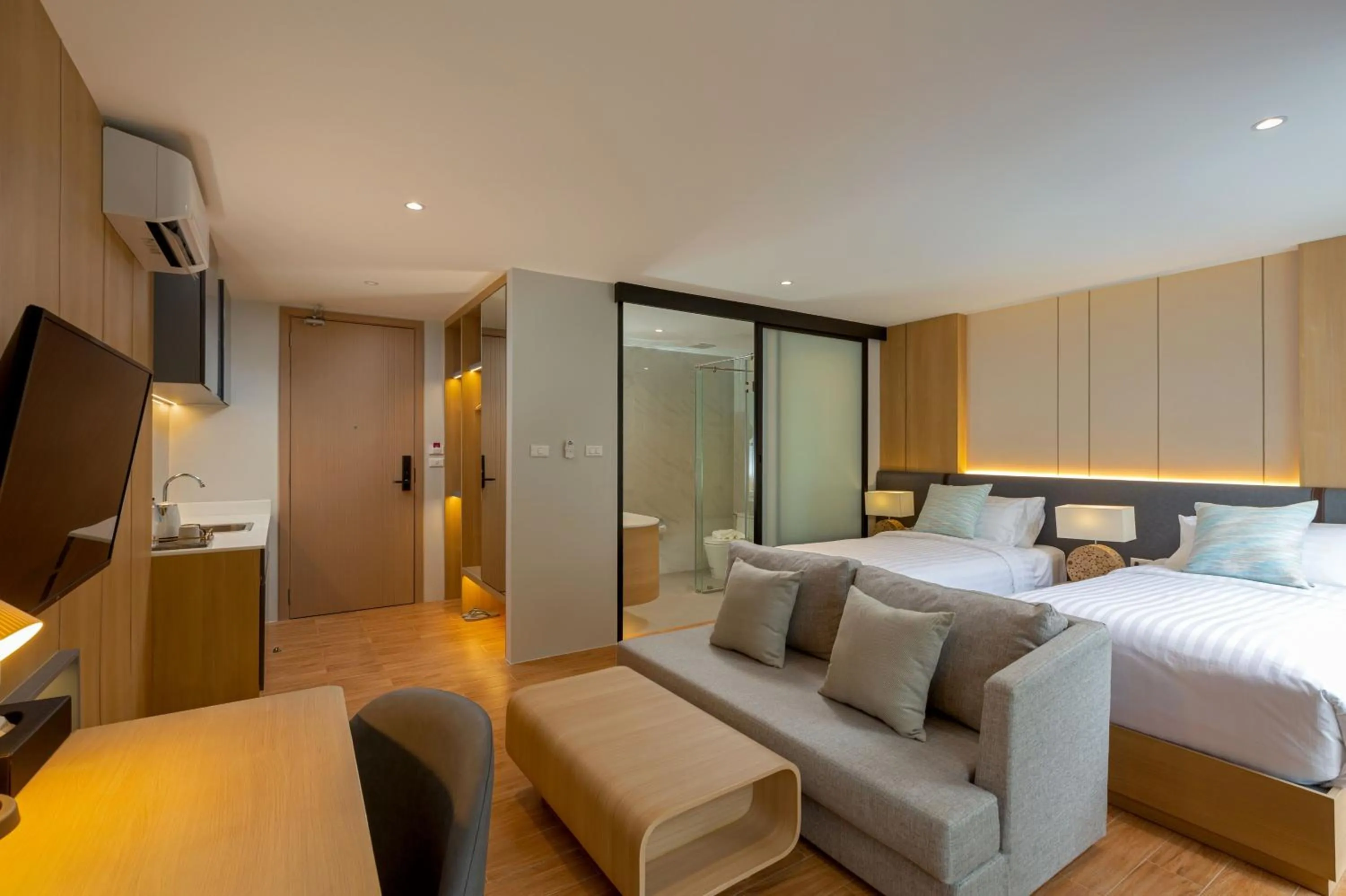 Deluxe Twin Room in Wyndham Garden Naithon Phuket