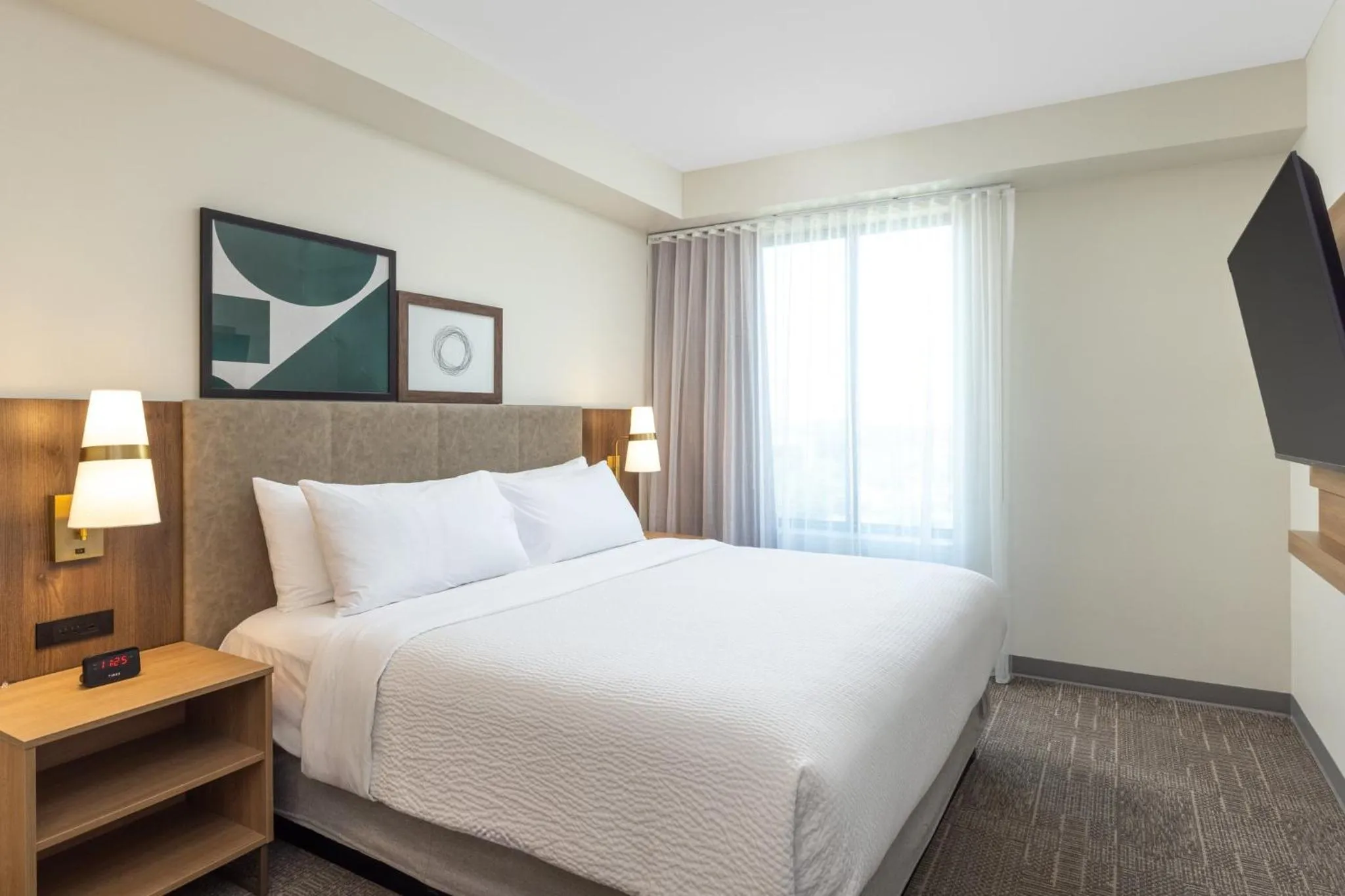 One-Bedroom King Suite in Staybridge Suites Eastvale - Norco by IHG