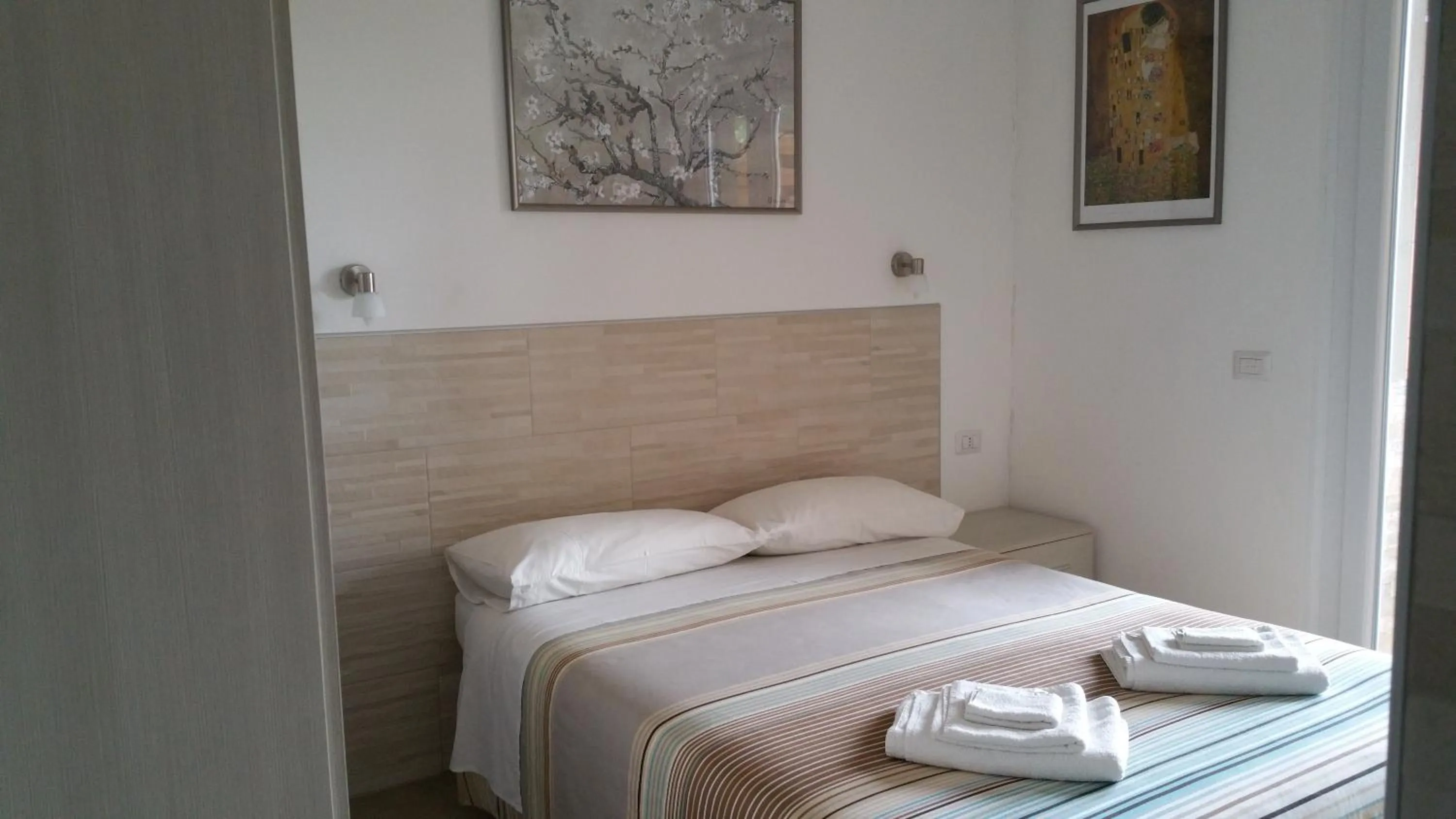 Deluxe Double Room with Balcony in VACANZA A CASA - Gallicano