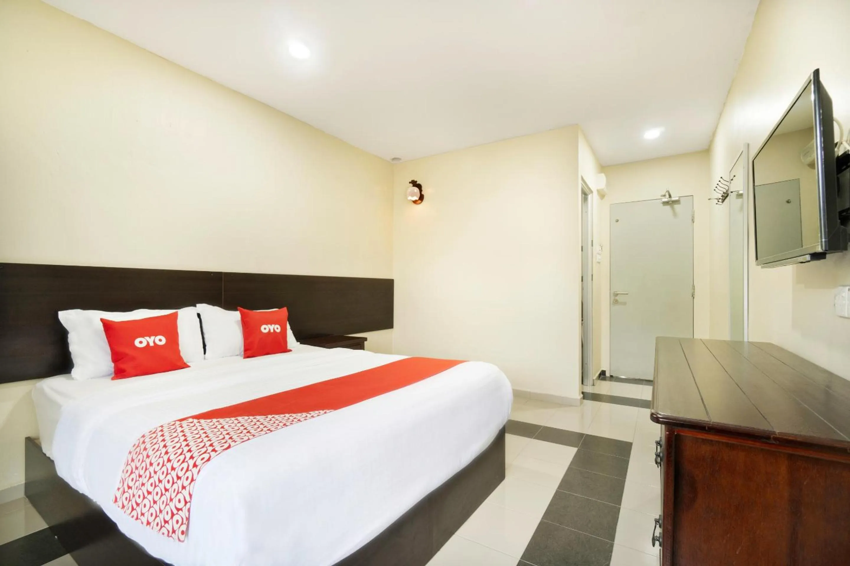 OYO 89960 Manjung Inn Hotel