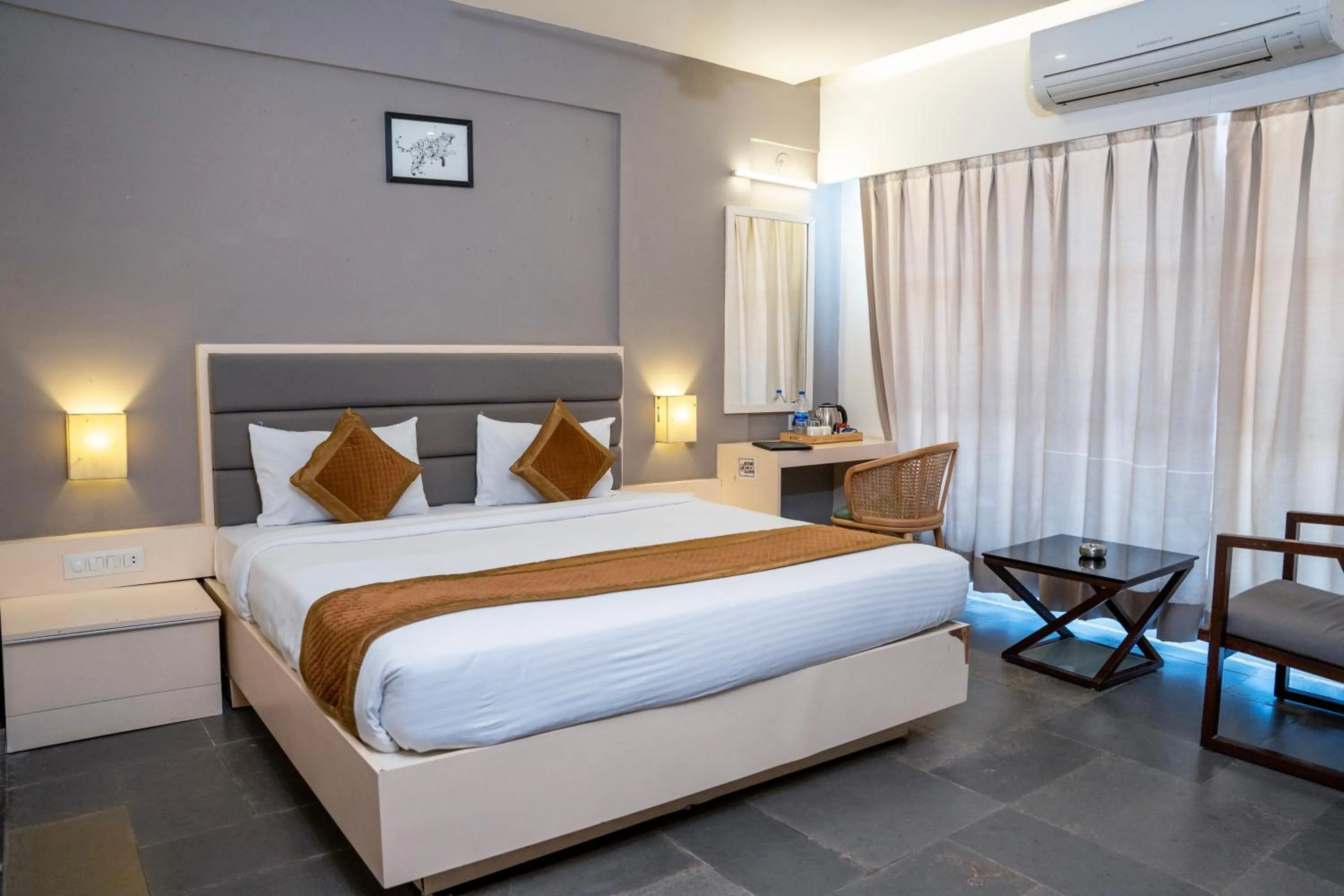 Deluxe Double Room in Hotel Dwarawata