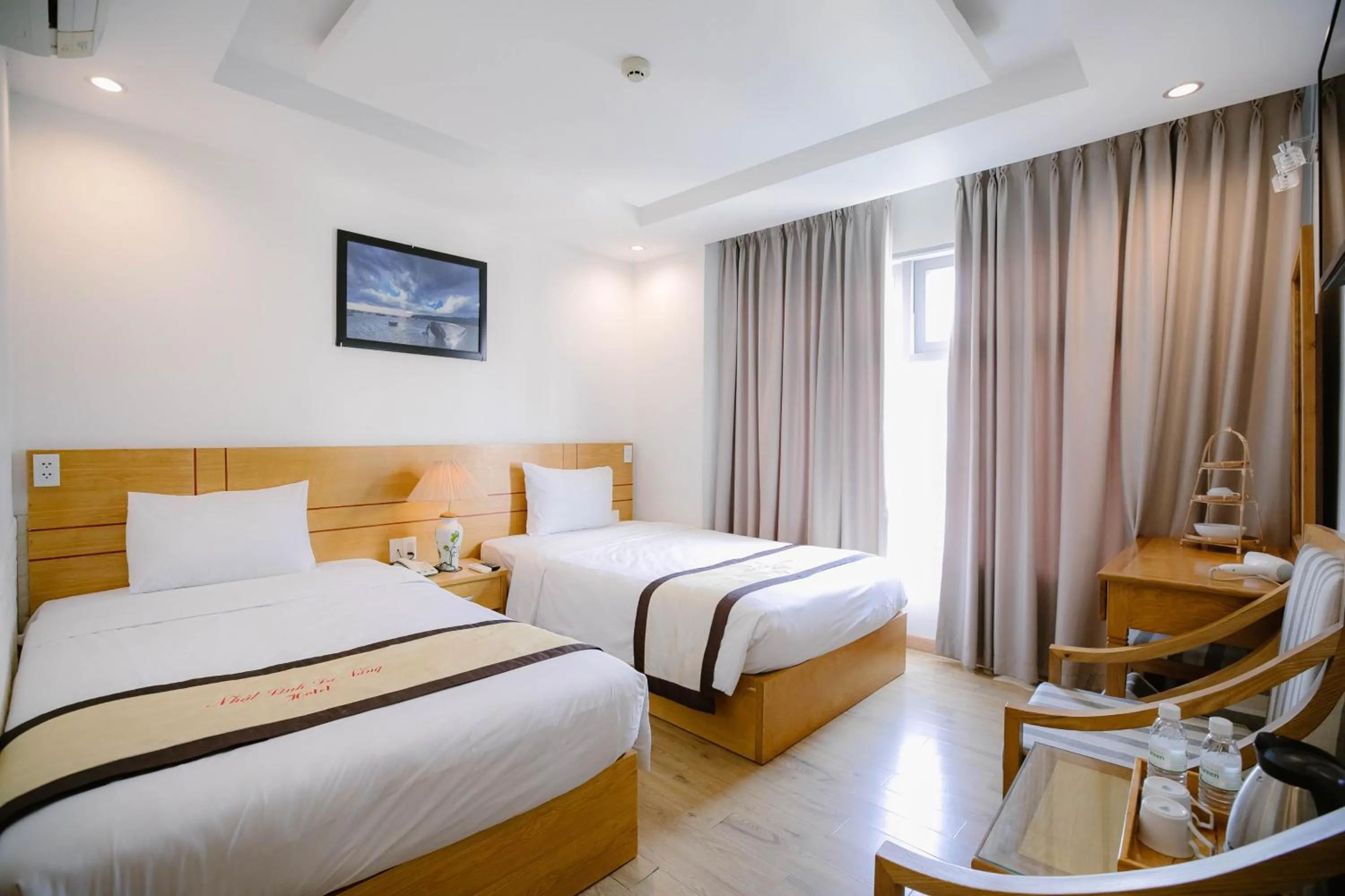 Deluxe Twin Room in Nhat Linh Hotel & Suites Da Nang