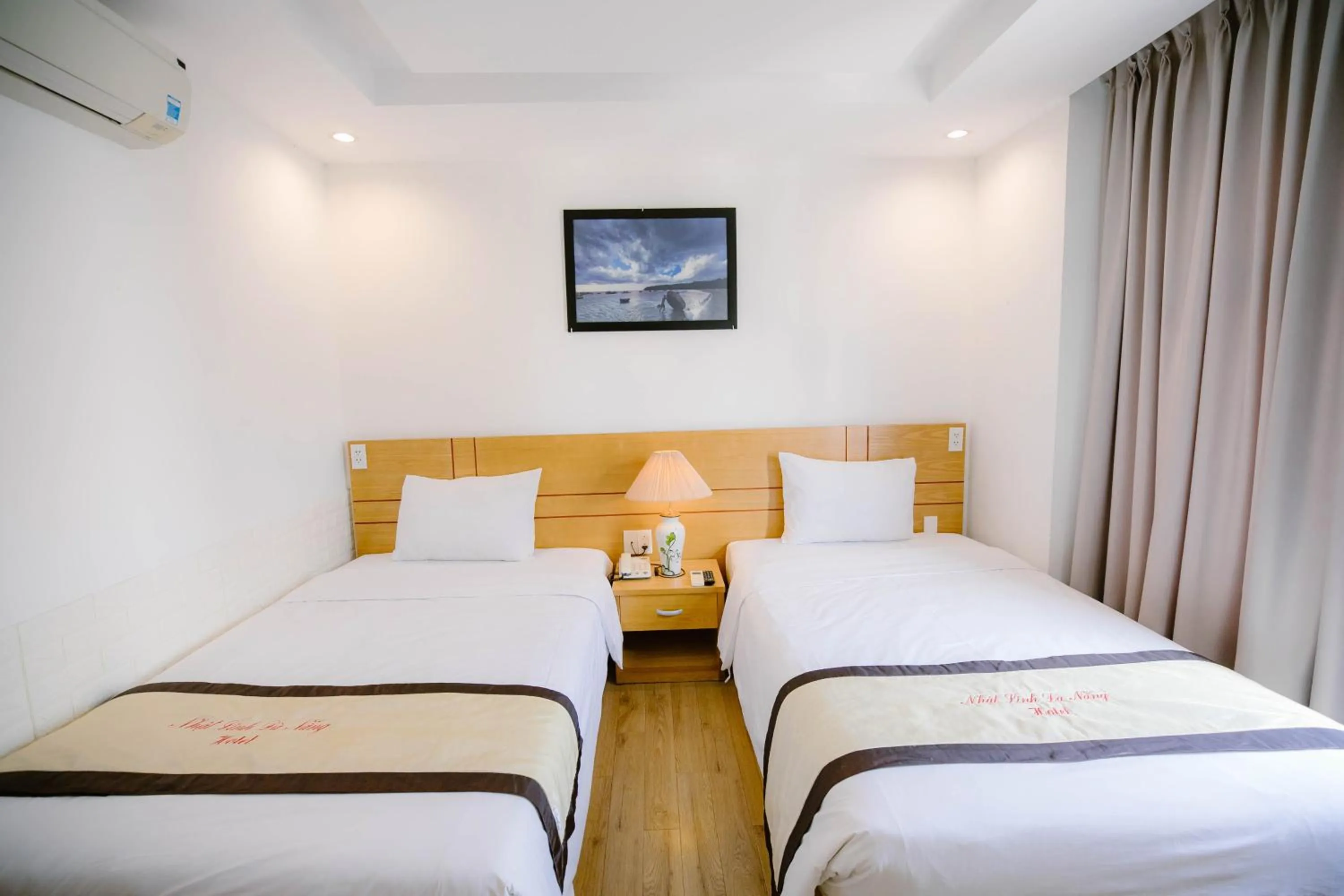 Superior Twin Room in Nhat Linh Hotel & Suites Da Nang