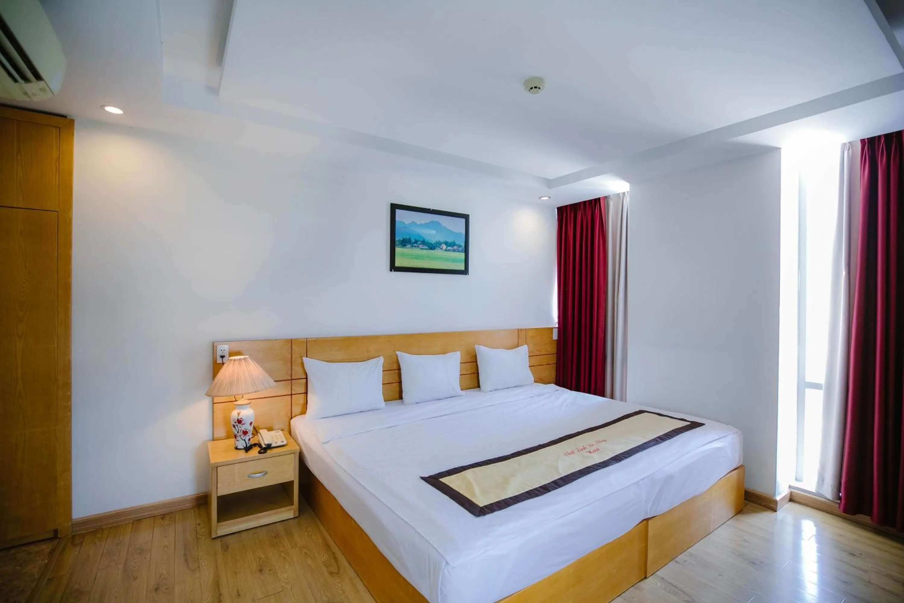 Deluxe Double Room in Nhat Linh Hotel & Suites Da Nang