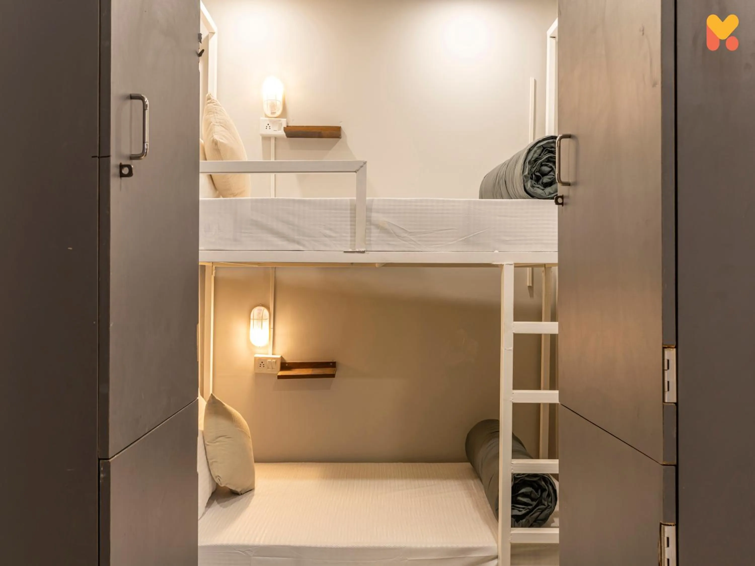 Bed in 6-Bed Female Dormitory Room in Madpackers Jaipur