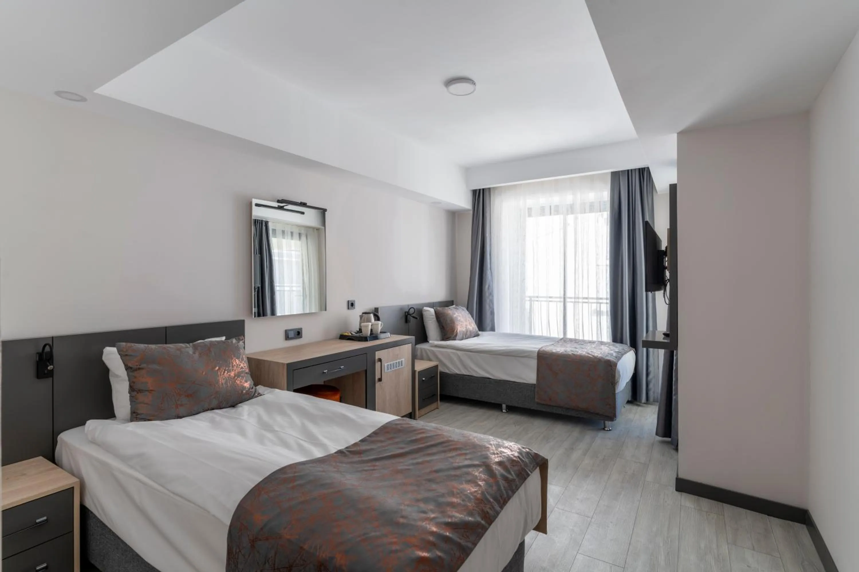 Deluxe Twin Room in IRENIC HOTEL