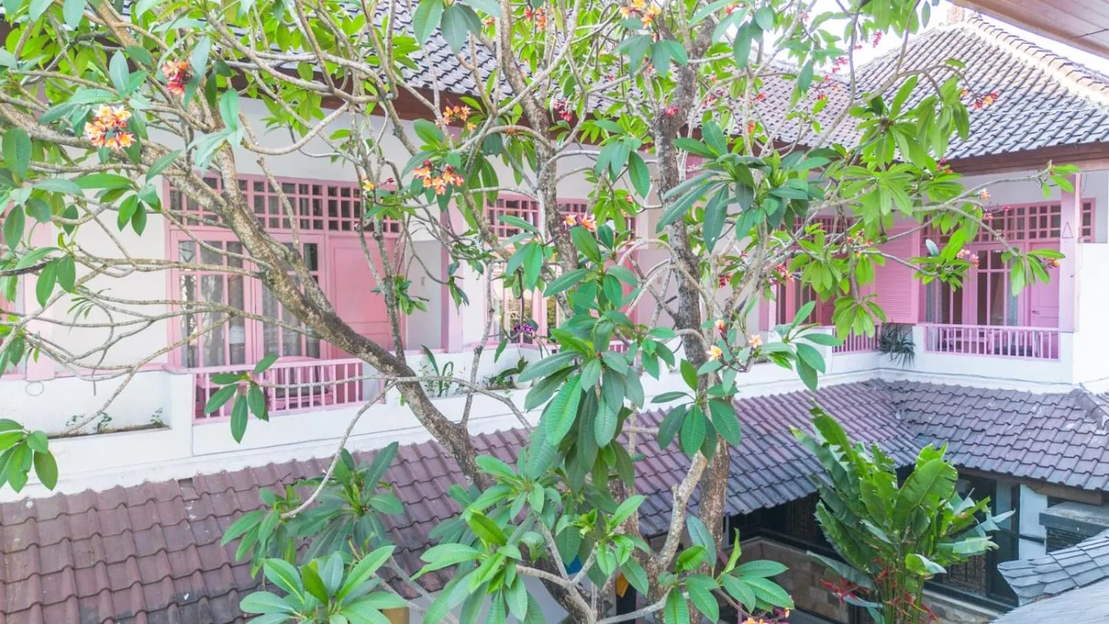 Double or Twin Room with Private Bathroom in BS Home