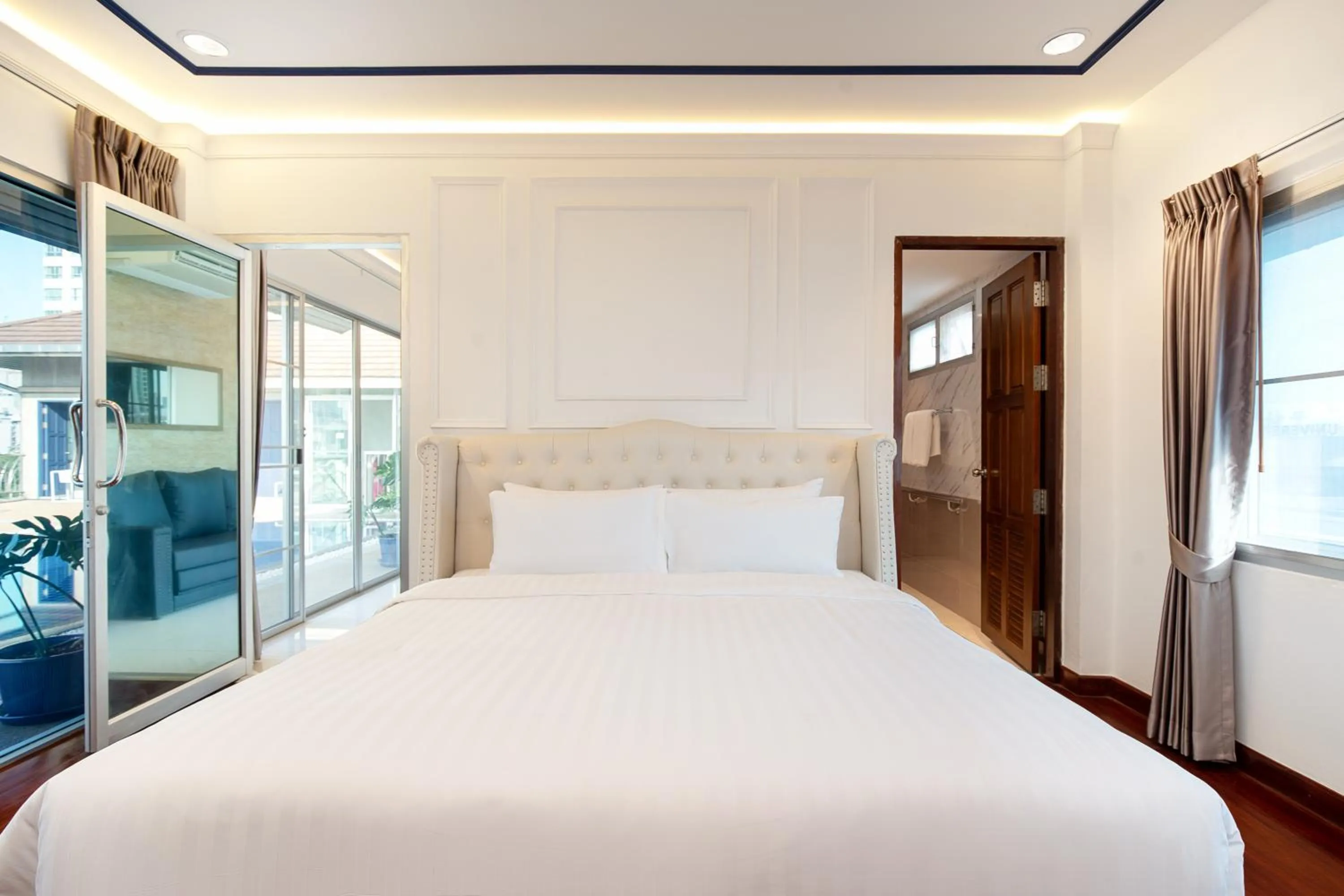 Penthouse Suite with Pool Access in Capitel Rama 4