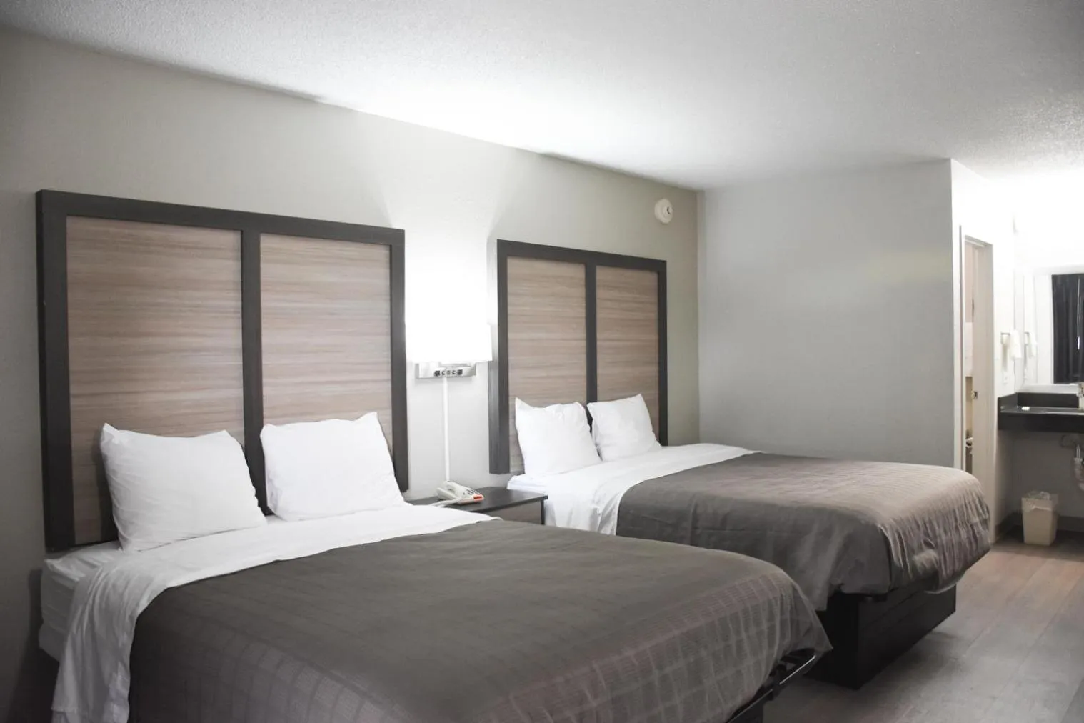 Standard Double Room in Bridgeview Inn Chicago Area