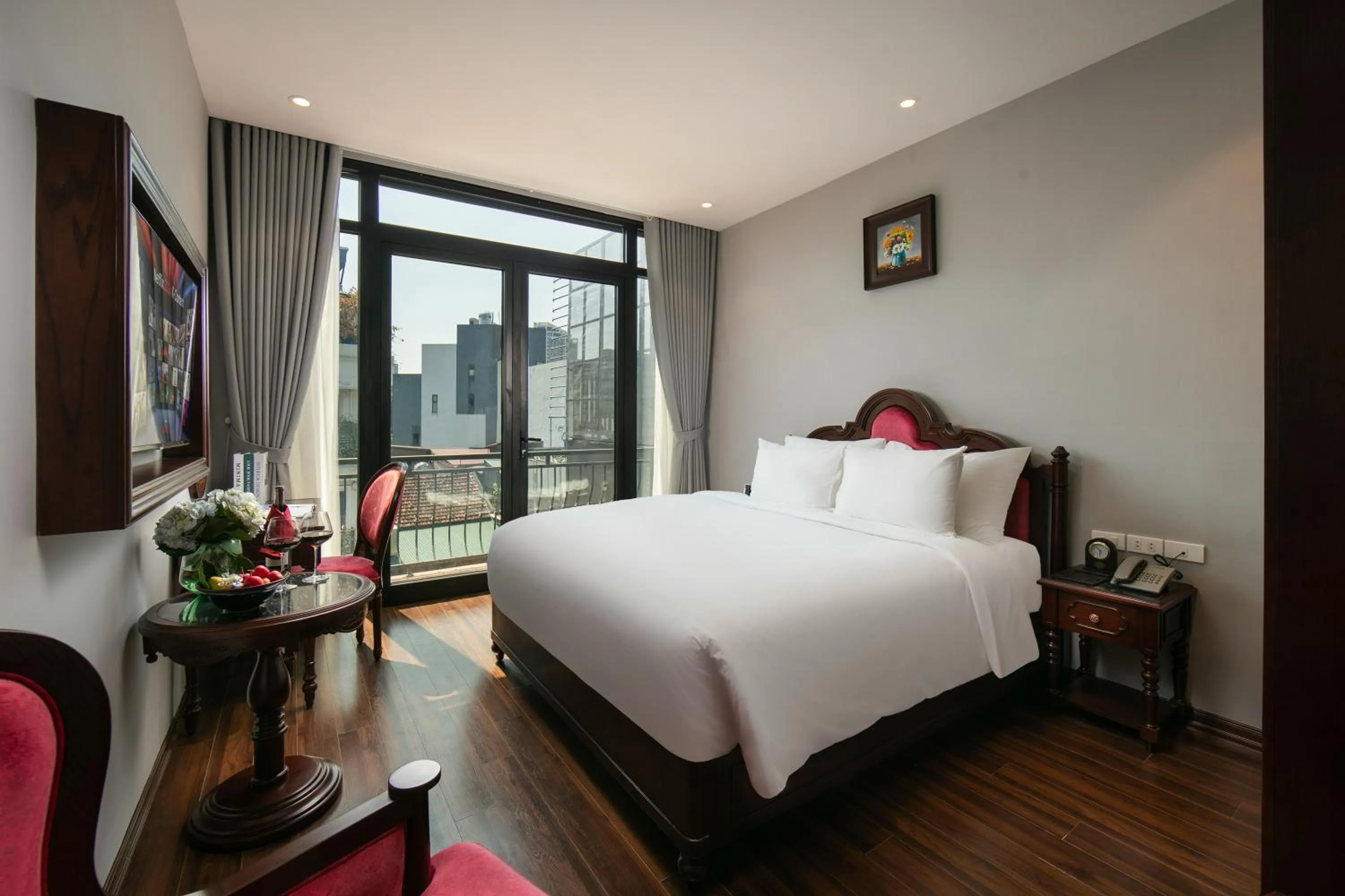 Double Room with Balcony in Serene Central Hotel