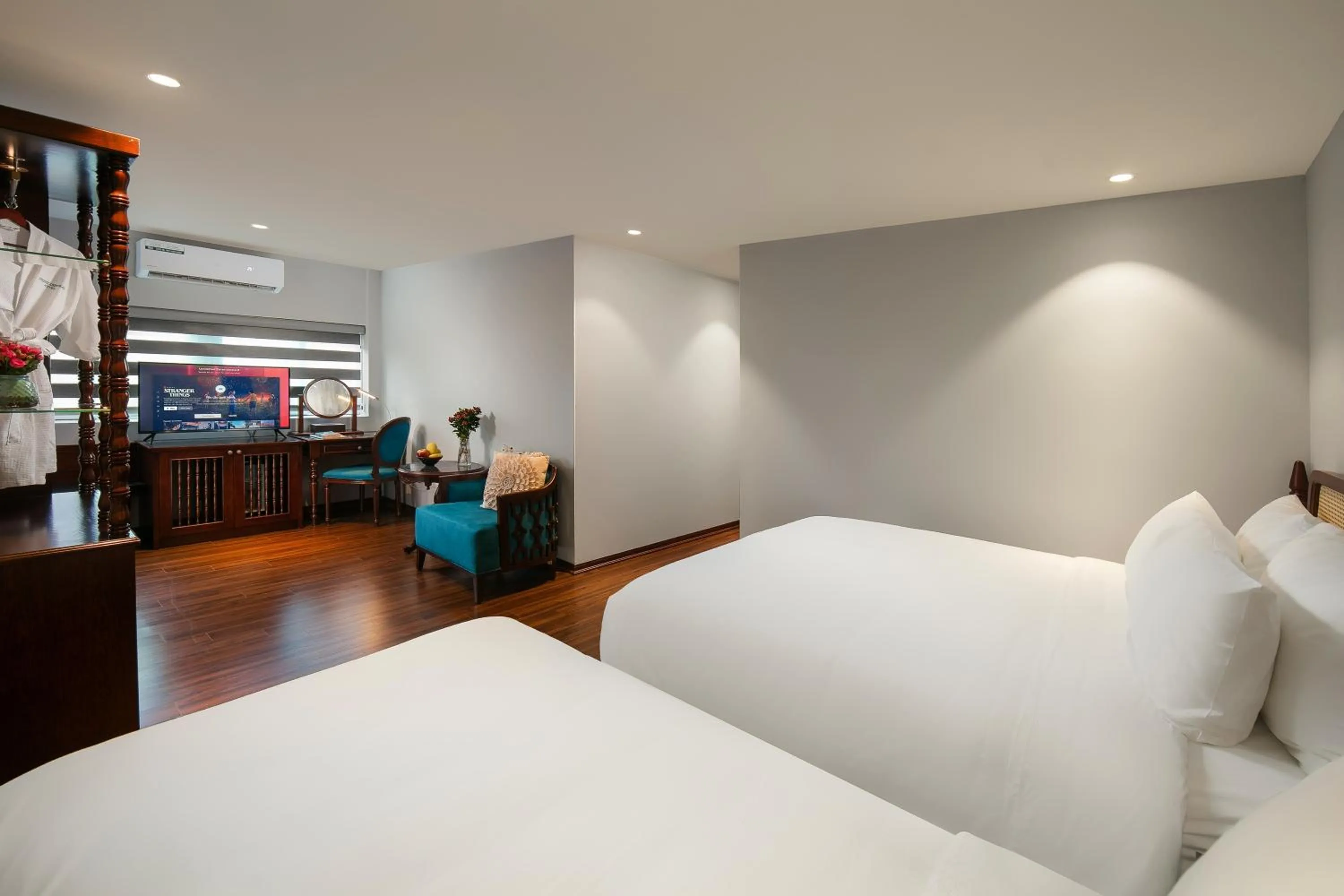 Triple Room with View in Serene Central Hotel