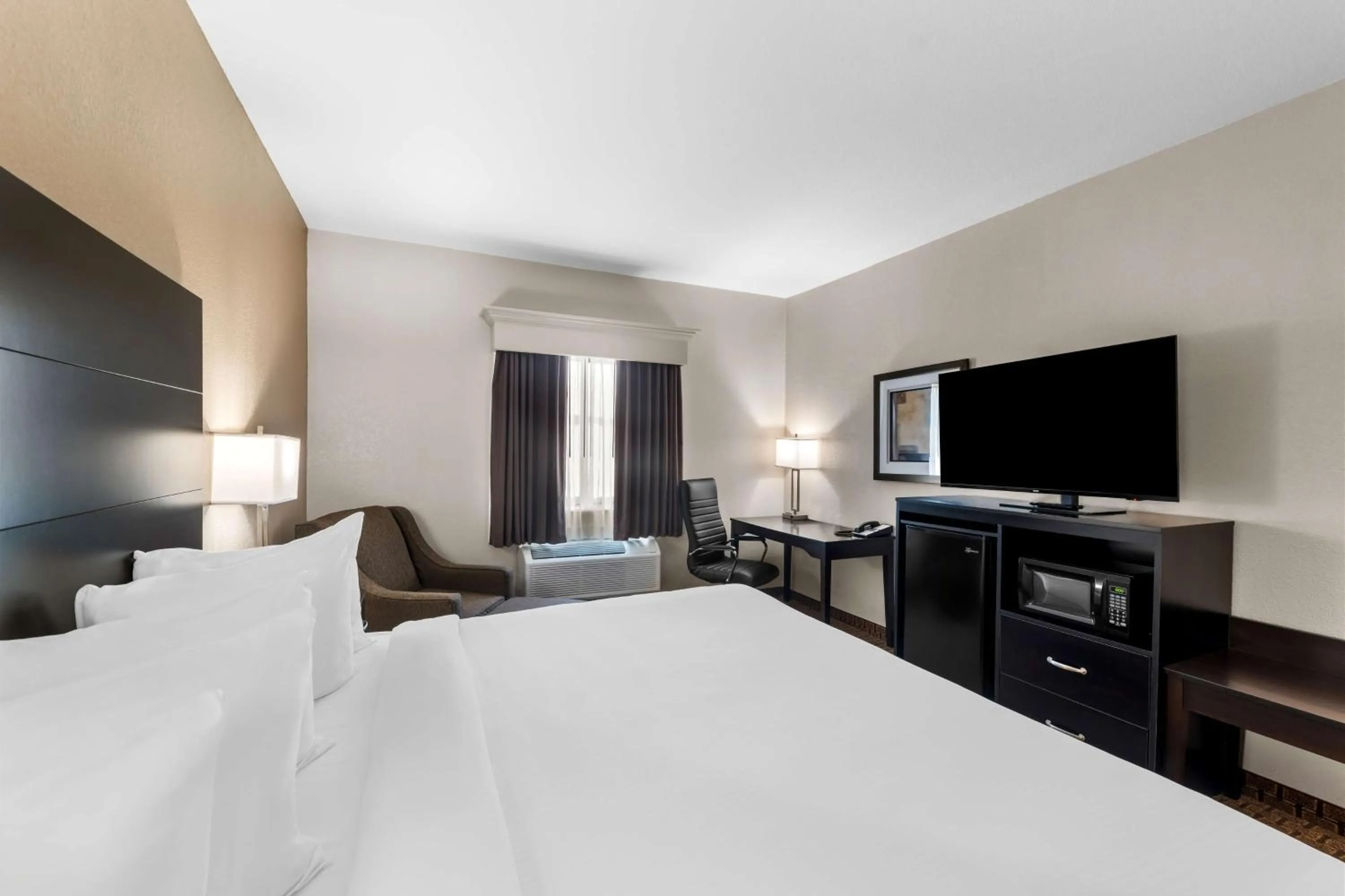 King Room - Non-Smoking in Best Western Halito Inn