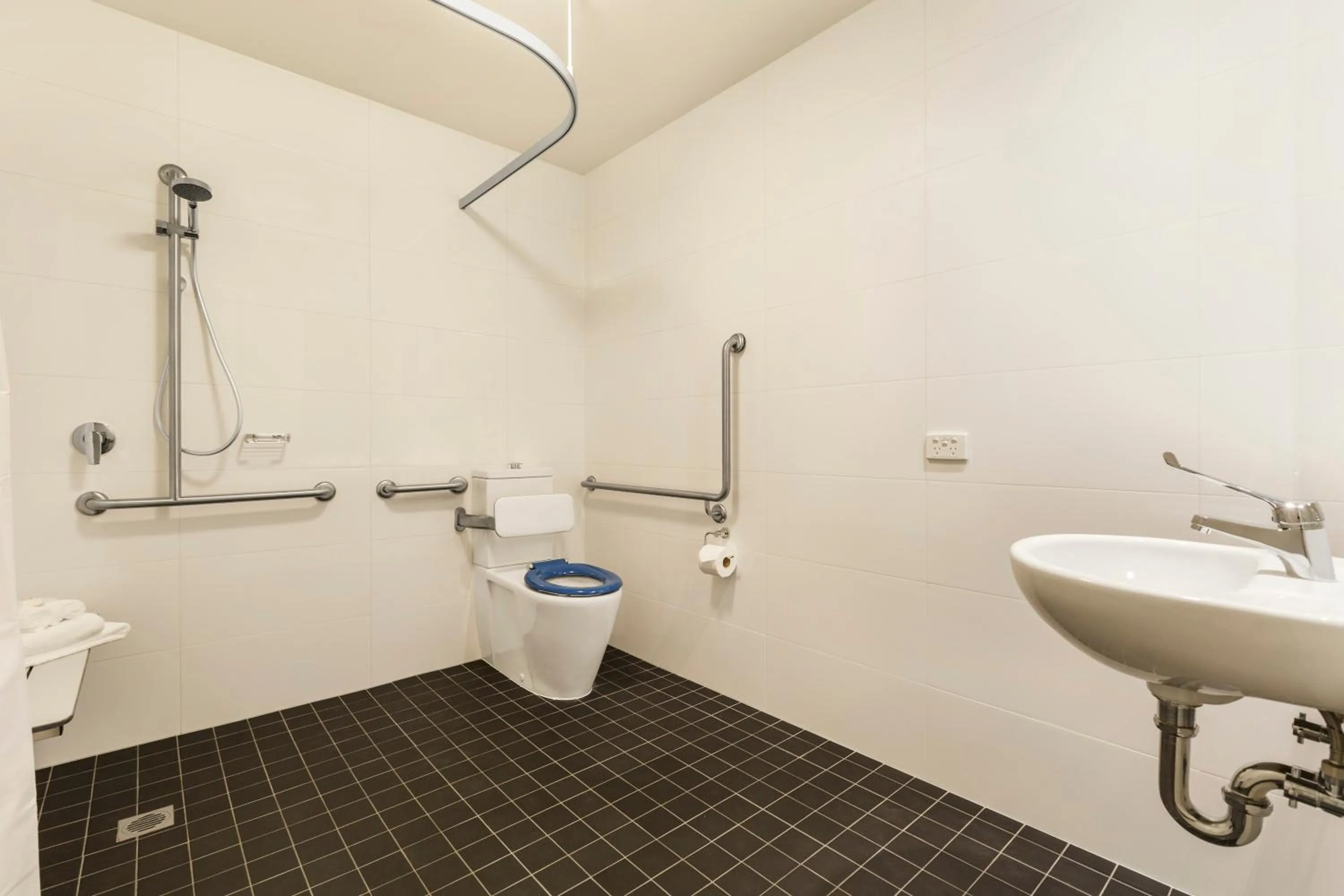 One-Bedroom Accessible Apartment in Quest Melbourne Airport
