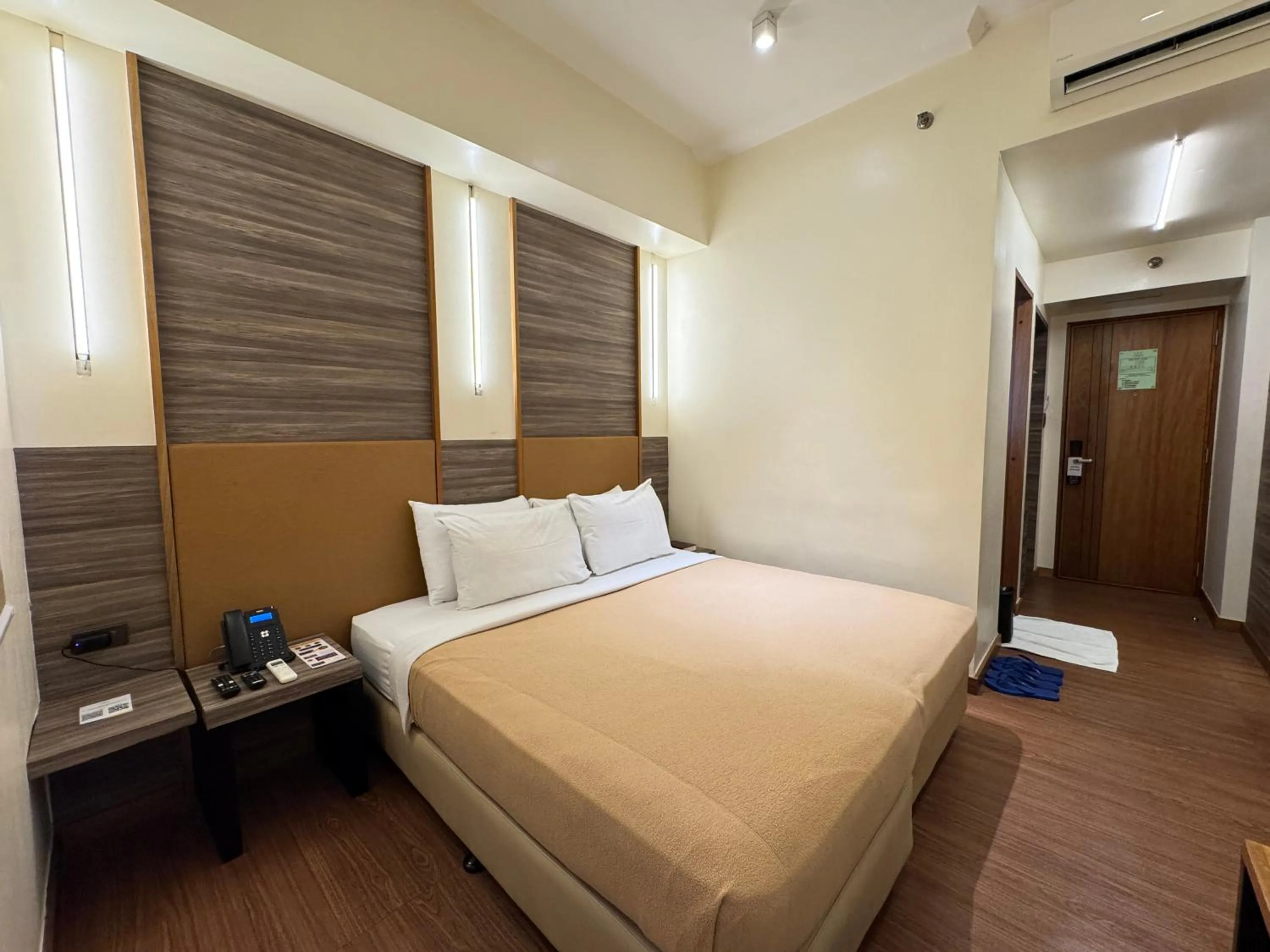Superior Room - EDSA Wing in Kabayan Hotel Pasay