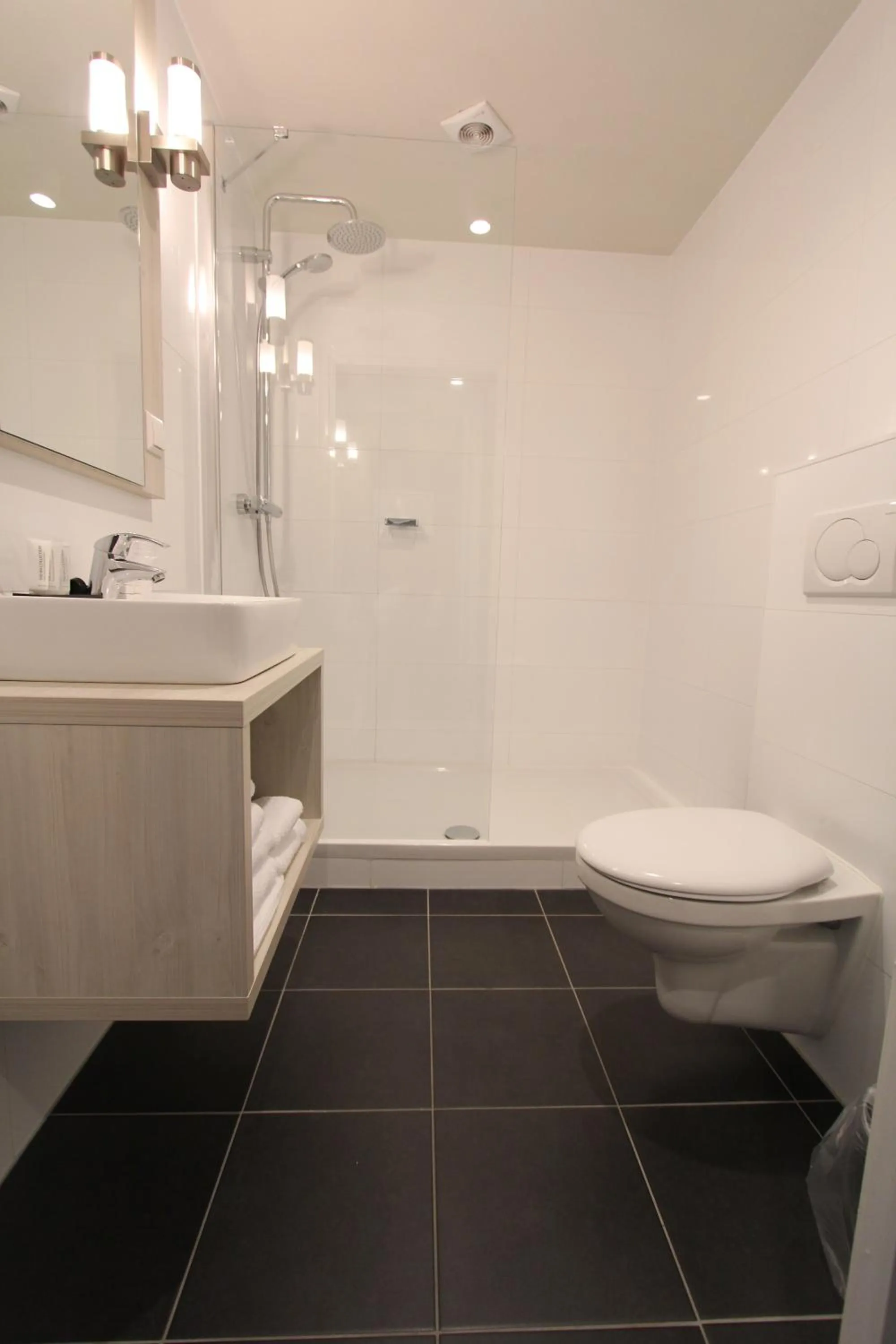 Classic Quadruple Room in Apple Inn Hotel