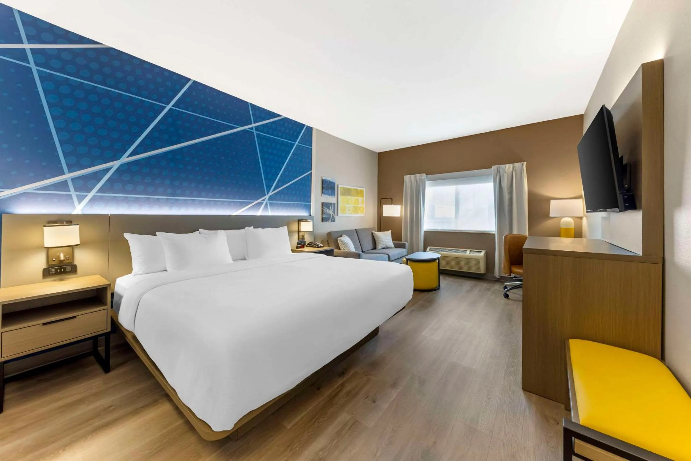 King Suite with Sofa Bed - Non Smoking in Comfort Inn & Suites Oklahoma City North - Quail Springs