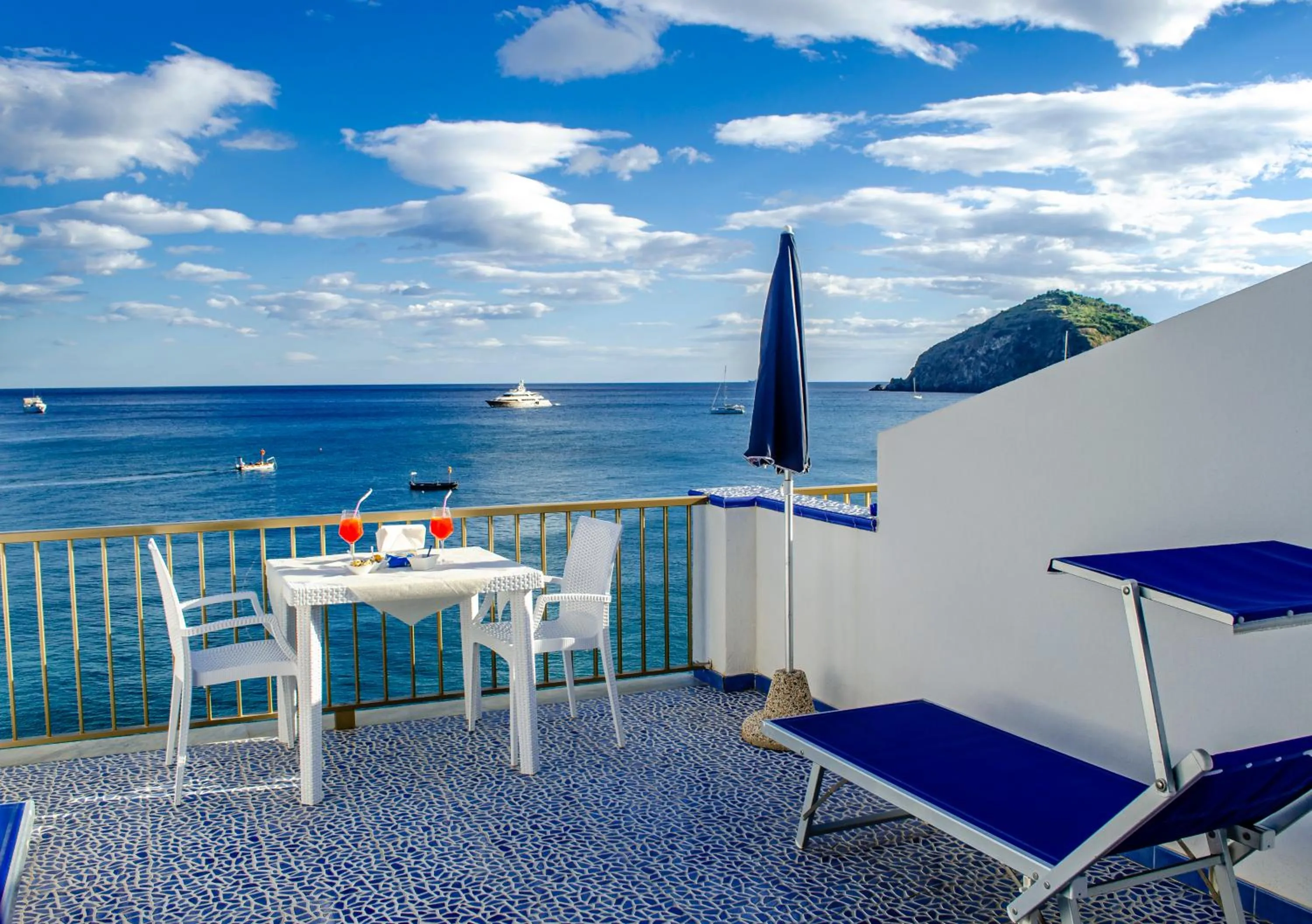 Superior Double Room with Sea View in Hotel Regina del Mare