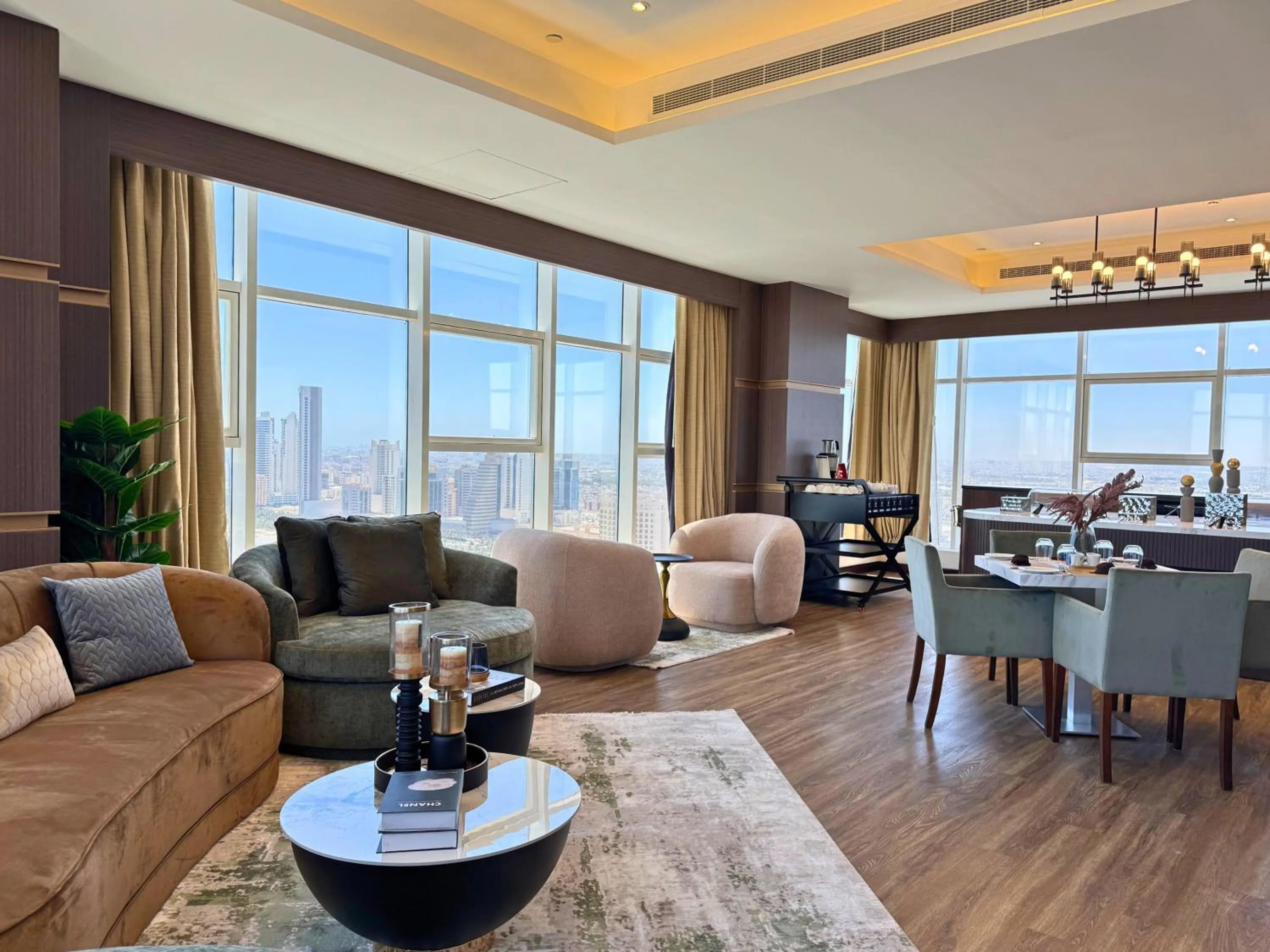 Deluxe Suite with Vista 27 Lounge Access  - single occupancy in Swiss-Belhotel Seef Bahrain