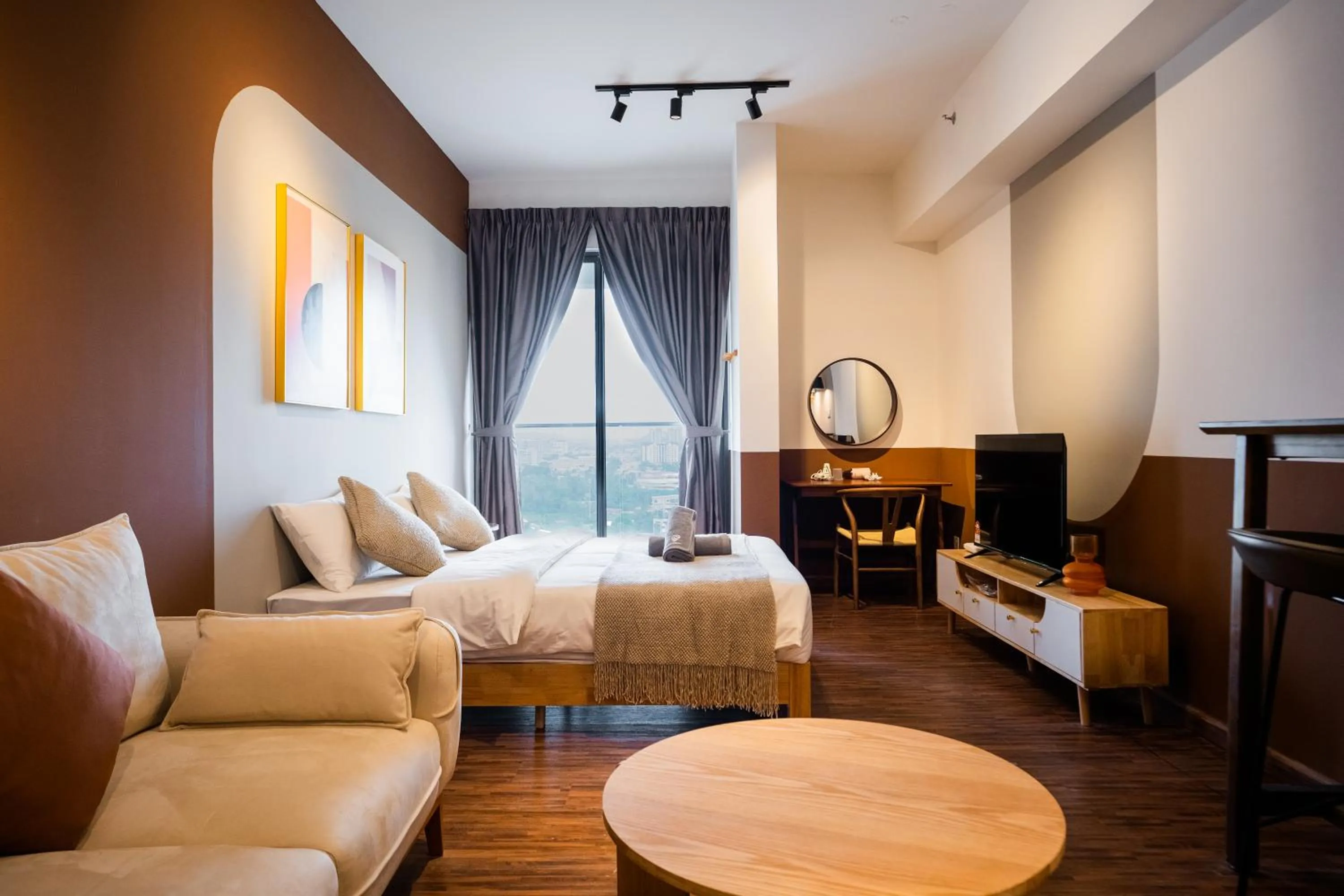 Deluxe Queen Suite in K Avenue by Pinstay