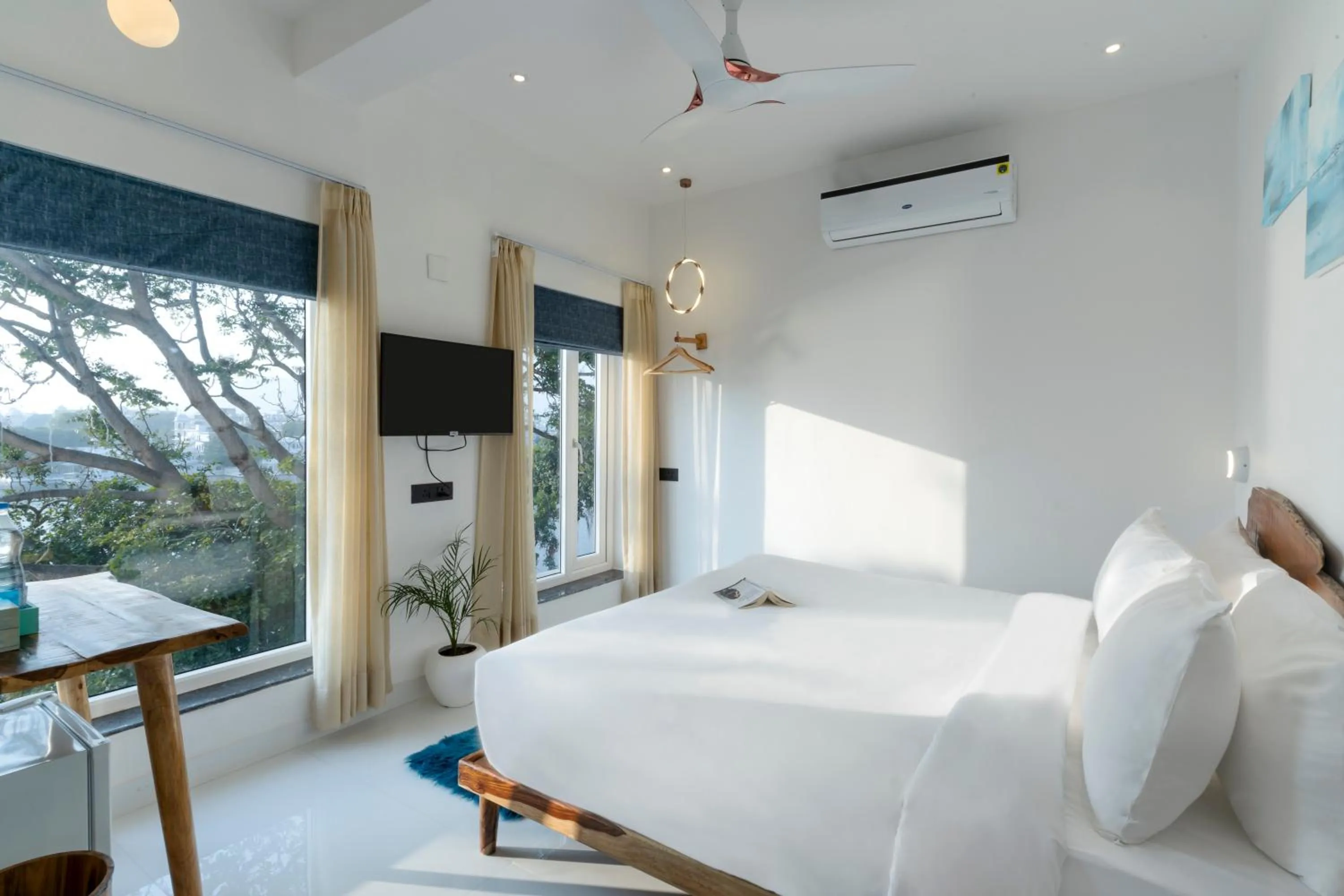 Deluxe Double Room with Lake View in Moustache Udaipur Luxuria