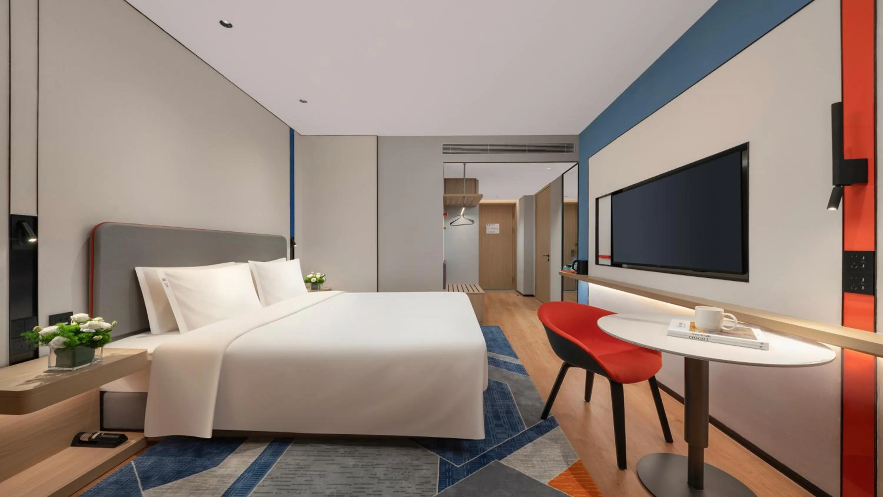 Standard King Room - Disability Access in Holiday Inn Express Guiyang Airport, an IHG Hotel