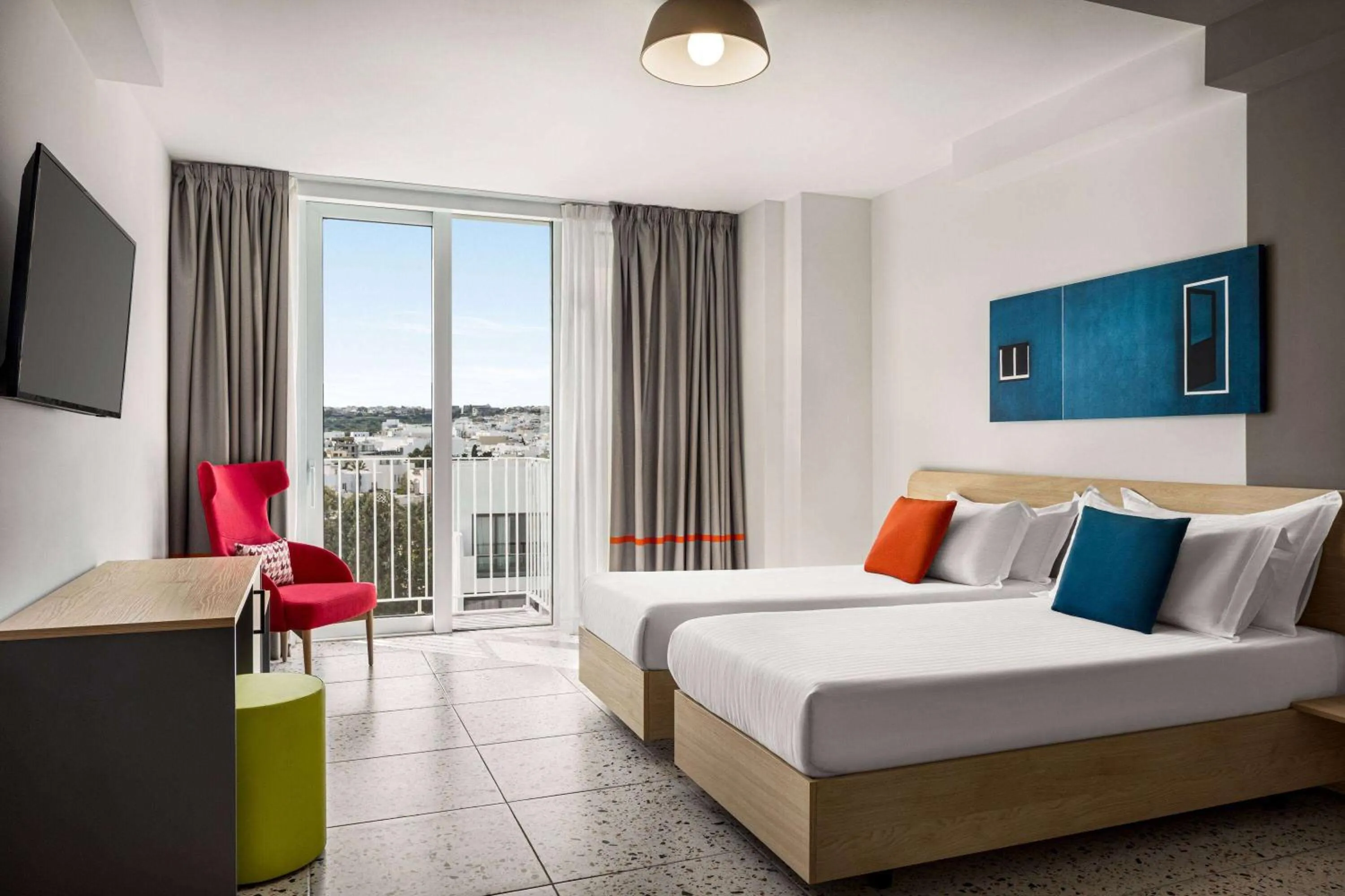 Room with Two Single Beds, City View in QUADRO Hotel