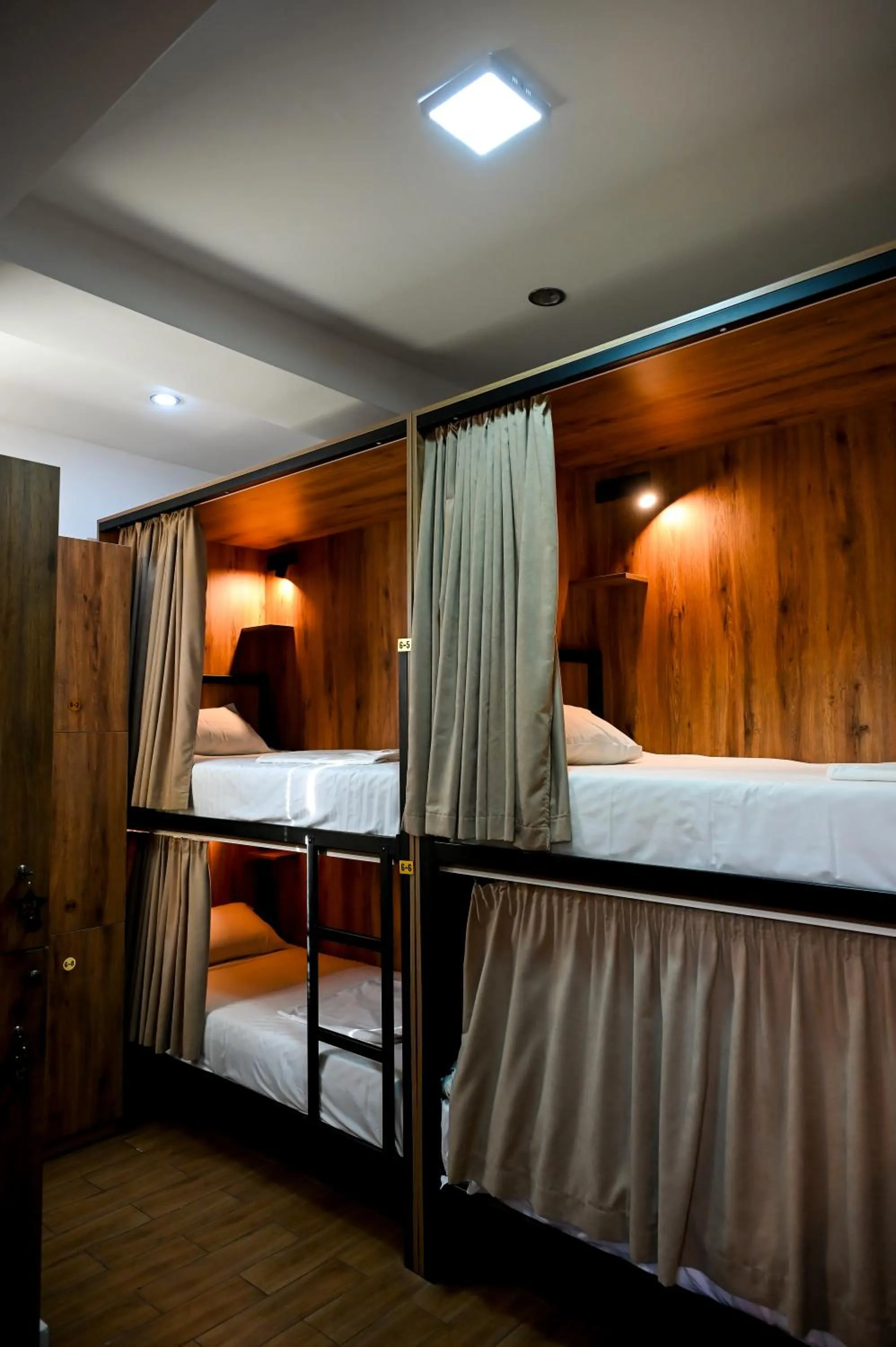 Bed in 8-Bed Mixed Dormitory Room in StarHostel