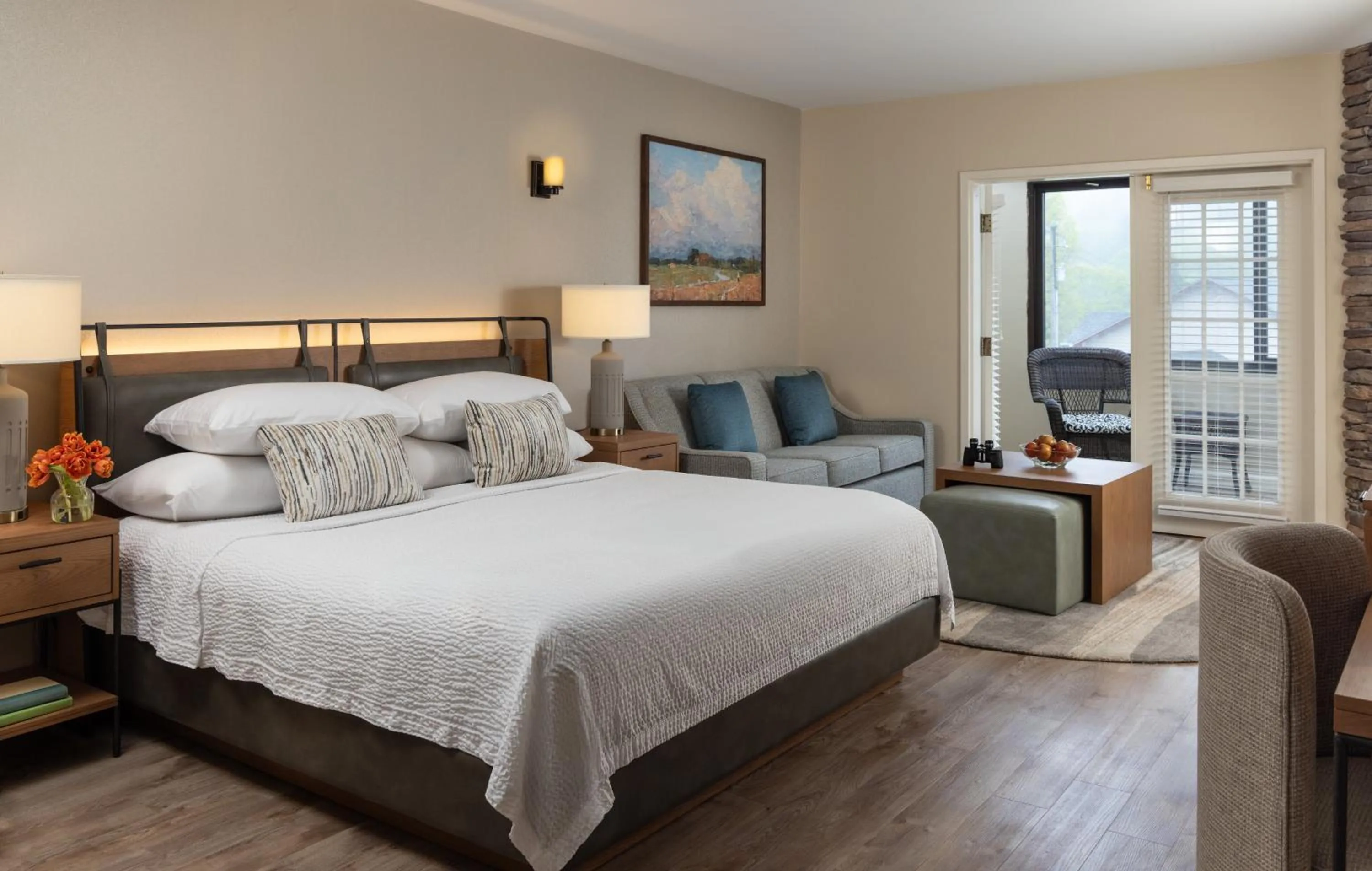 King Room with Spa Bath in Meadowbrook Inn